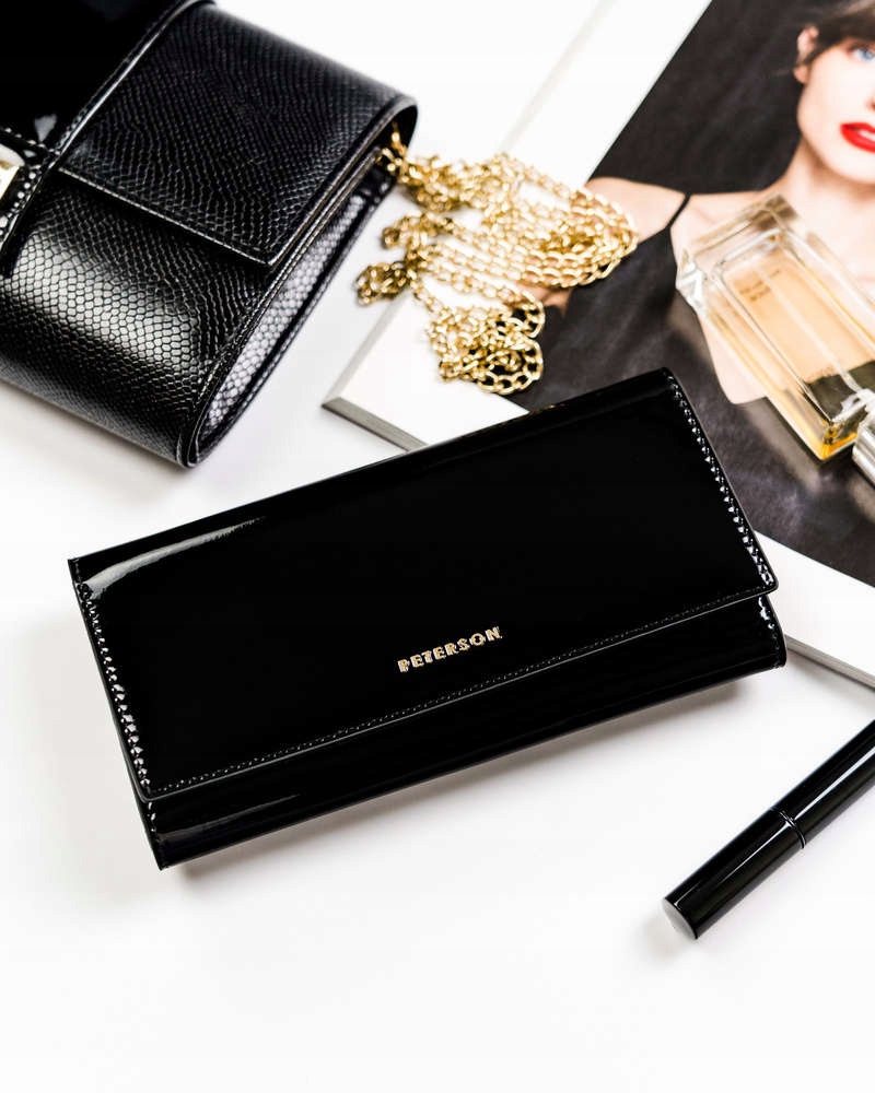 Lakovaná peněženka v klasické barvě Peterson