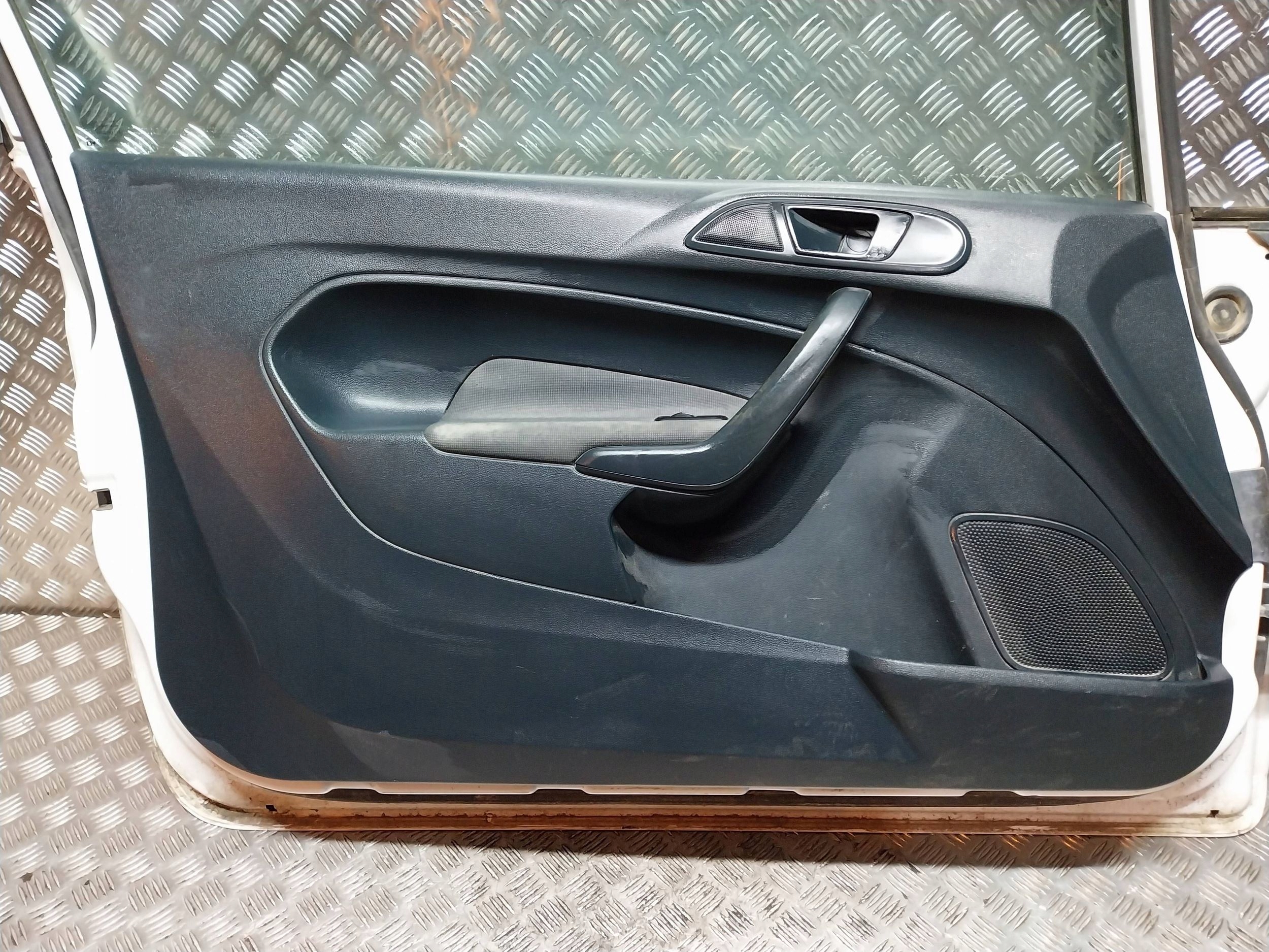 Tür links FORD FIESTA MK7 3D 07