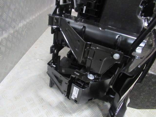 PAS PRZEDNI KOMPLETNY CHŁODNICE WENTYLATOR WZMOCNIENIE VW ID4 JAK NOWY Typ samochodu Samochody osobowe