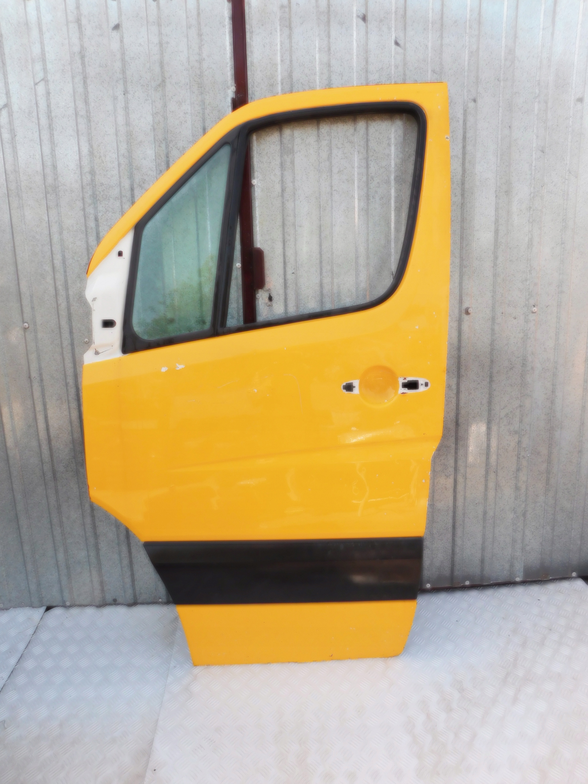 Sprinter 906 VW Crafter door left front driver´s OEM REAL FOTO ZOLTE