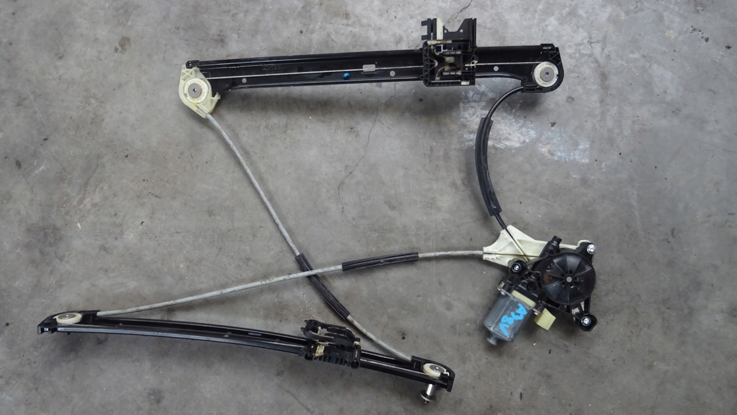Audi A3 8V window regulator right front 8V4837462