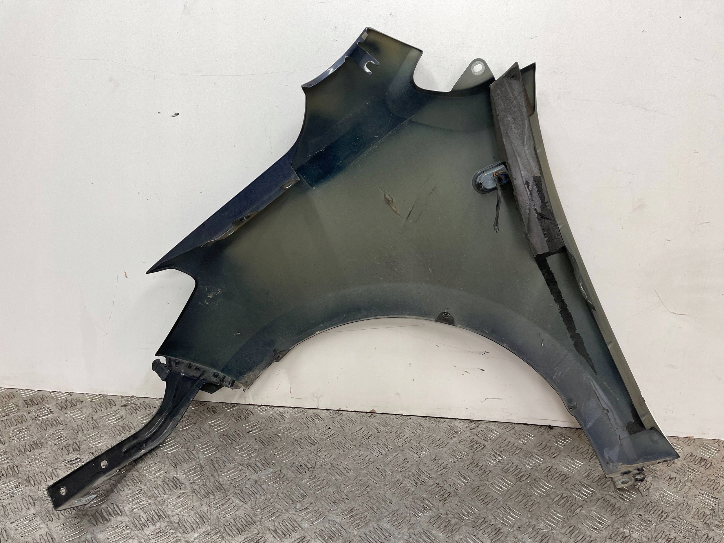 fender front front right VOLKSWAGEN UP 12-16 1S0