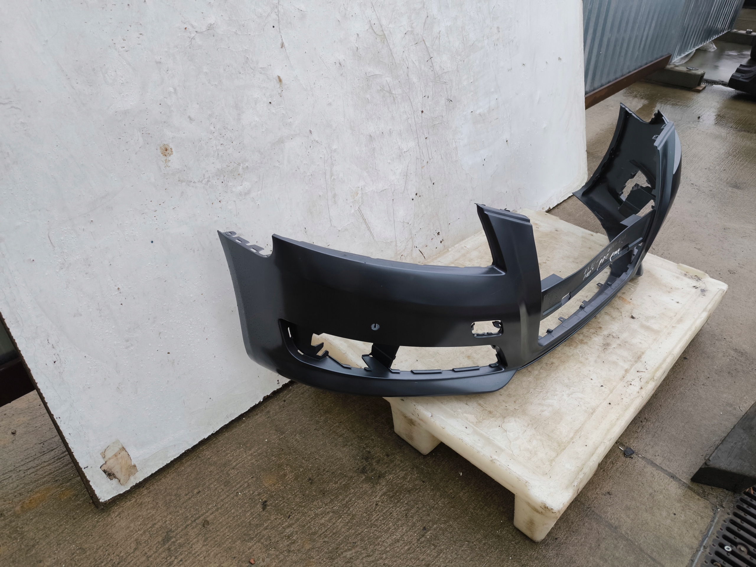 bumper front AUDI A3 8P LIFT 2008-2012 PDC ,,new,,