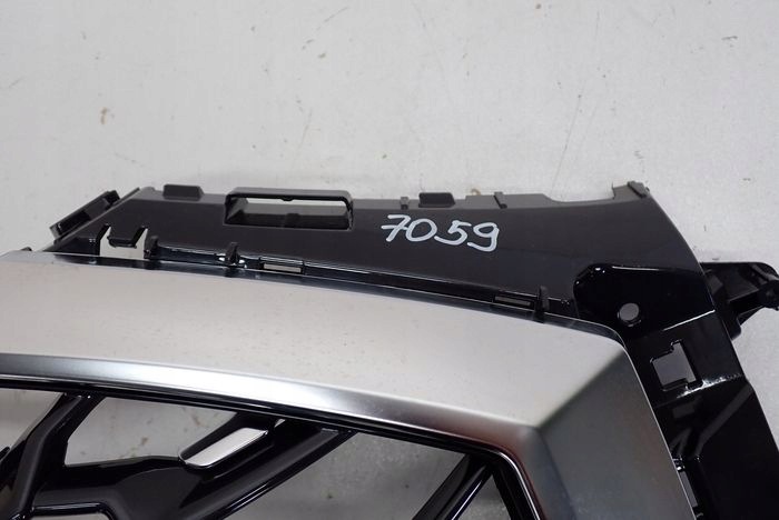 AUDI Q3 II S-LINE 18- grille 83F853651B