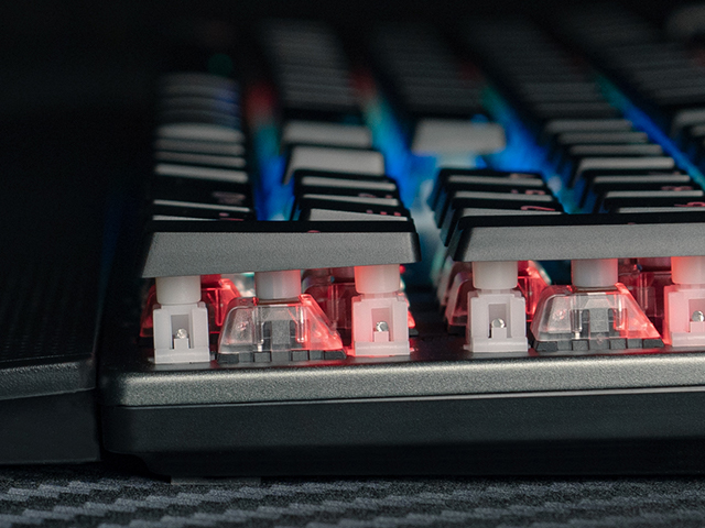 Klawiatura mechaniczna Genesis Thor 401 RGB Konstrukcja podświetlenie programowalne klawisze regulowane nóżki blok numeryczny podpórka pod nadgarstki