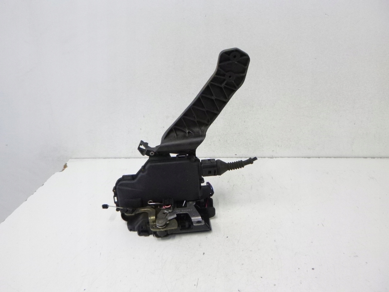 lock door rear part right Skoda Superb 01-04r.