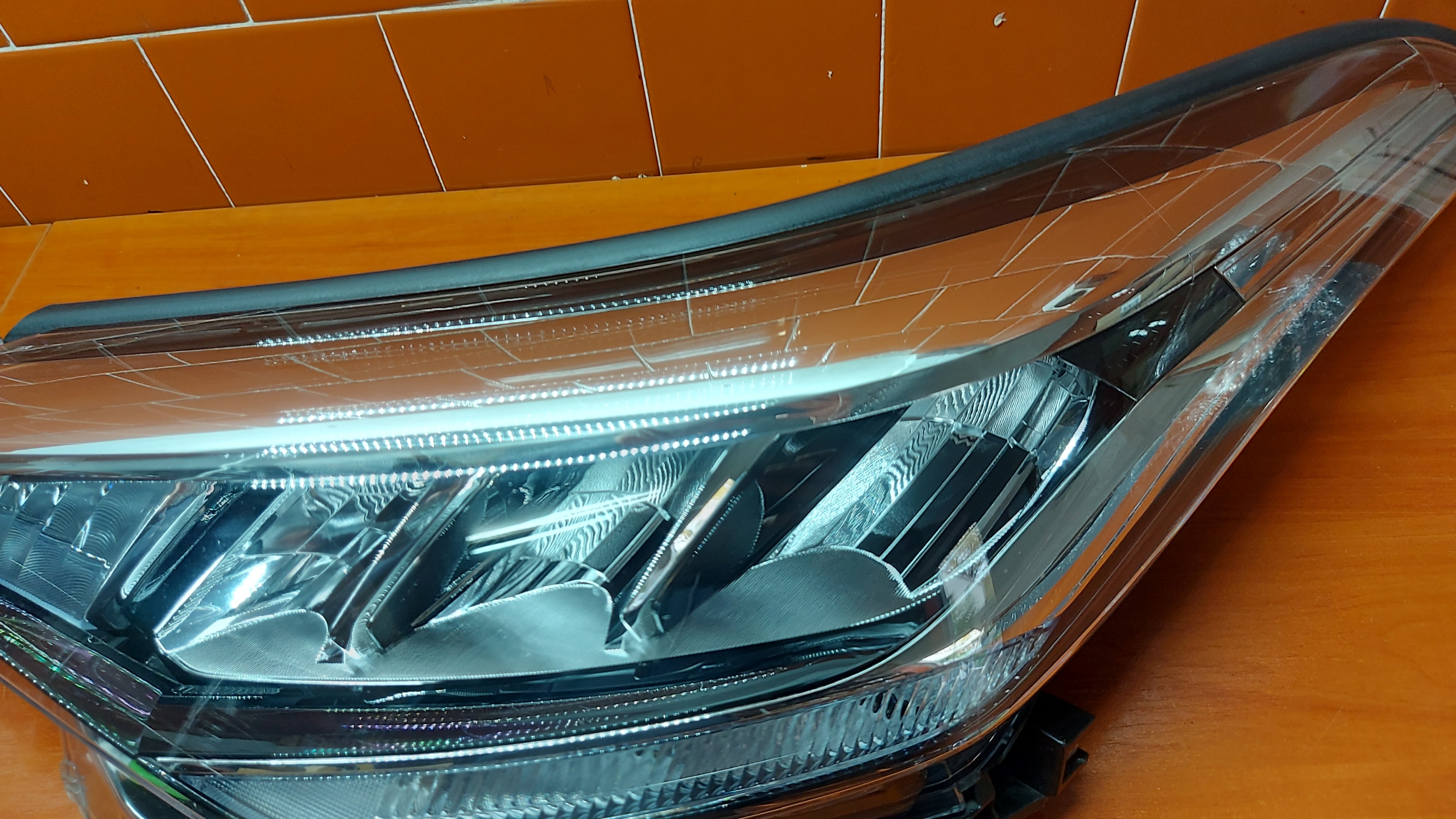 REFLEKTOR light left left front TOYOTA CHR C-HR 19- LIFT