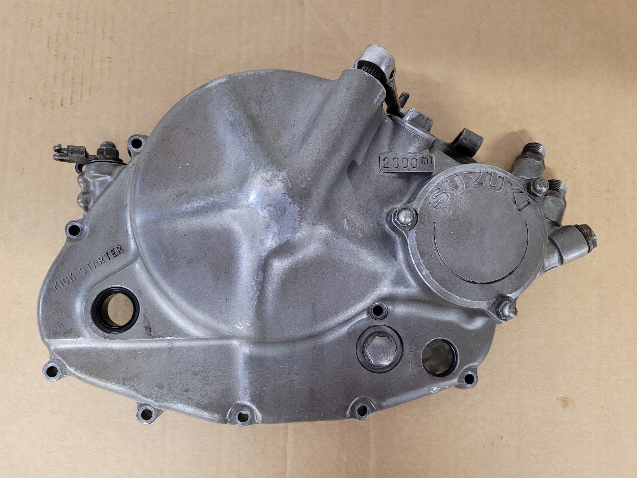 Suzui00911119911 - Suzuki DR 600 крышка сцепления