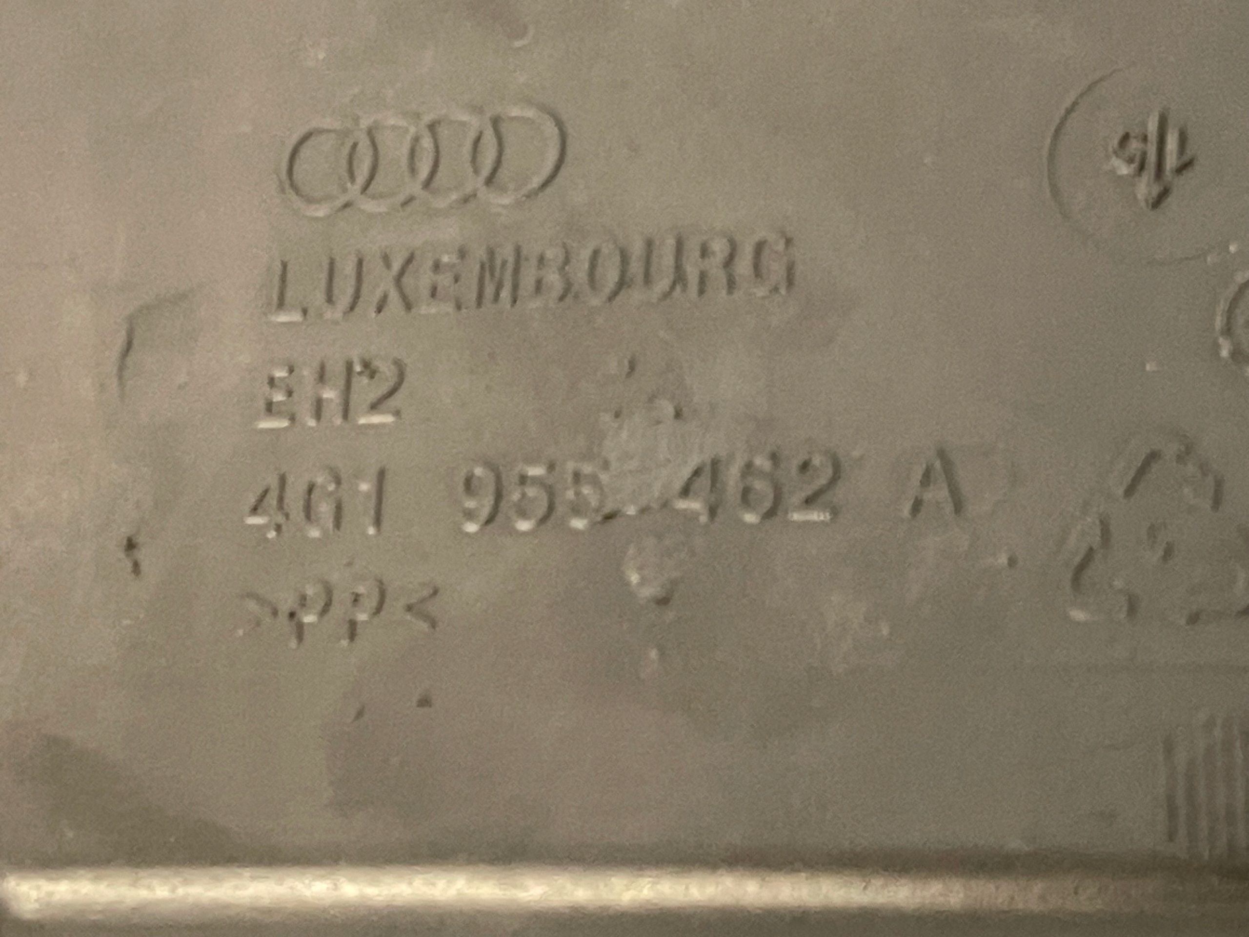 spremnik gasa mlaznice AUDI A6 C7 AUDI A7 4G0 spremnik mlaznice