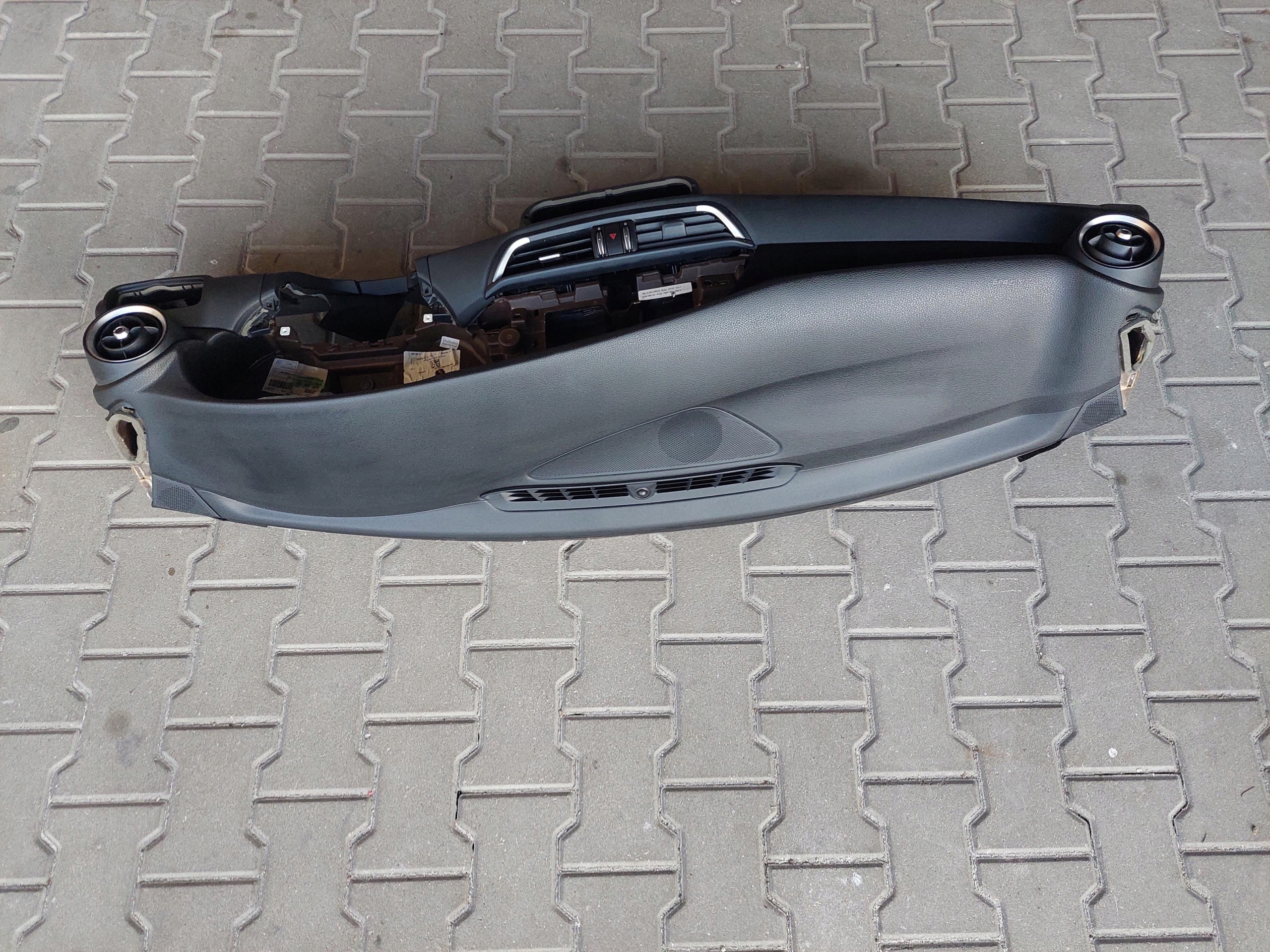 dashboard cockpit console passenger compartment DASHBOARD UK ANGLIK ALFA ROMEO GIULIA