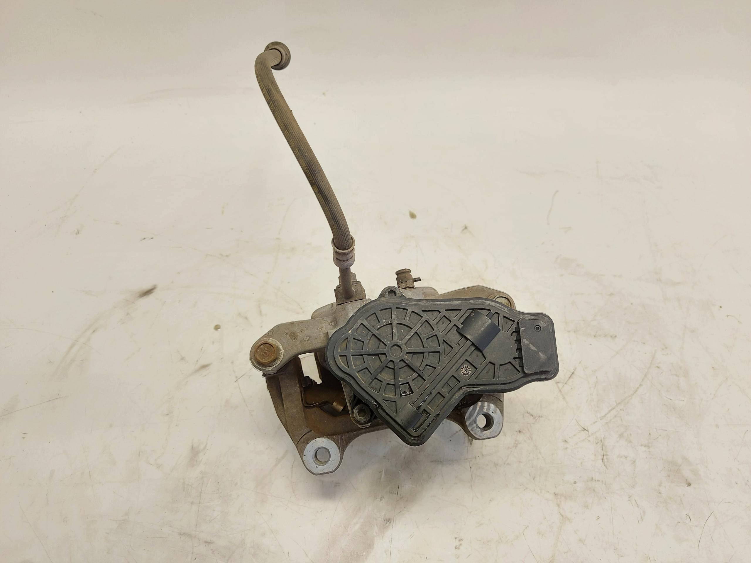TESLA MODEL 3 2022r caliper brake rear part left 1044625-00-B