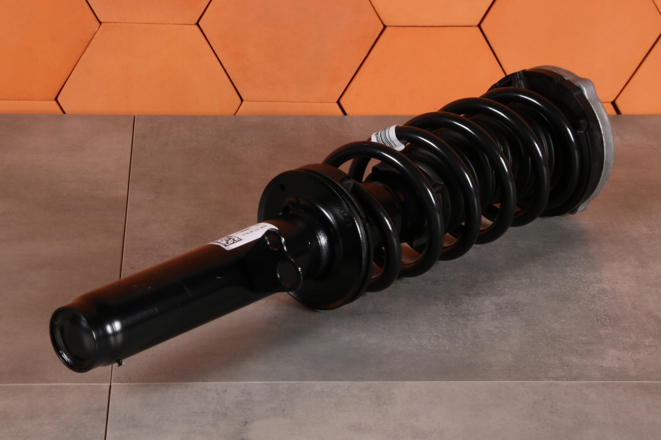 BMW 5 G30 G30 LCI shock absorber left front front XDRIVE 6866607 32 km !!!
