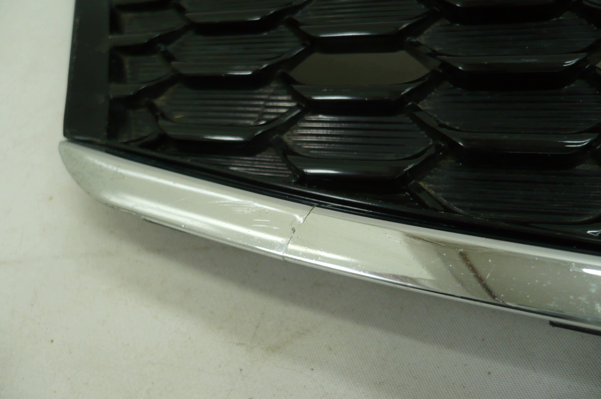 KIA RIO III 3 LIFT 2015-17 Grille Berline