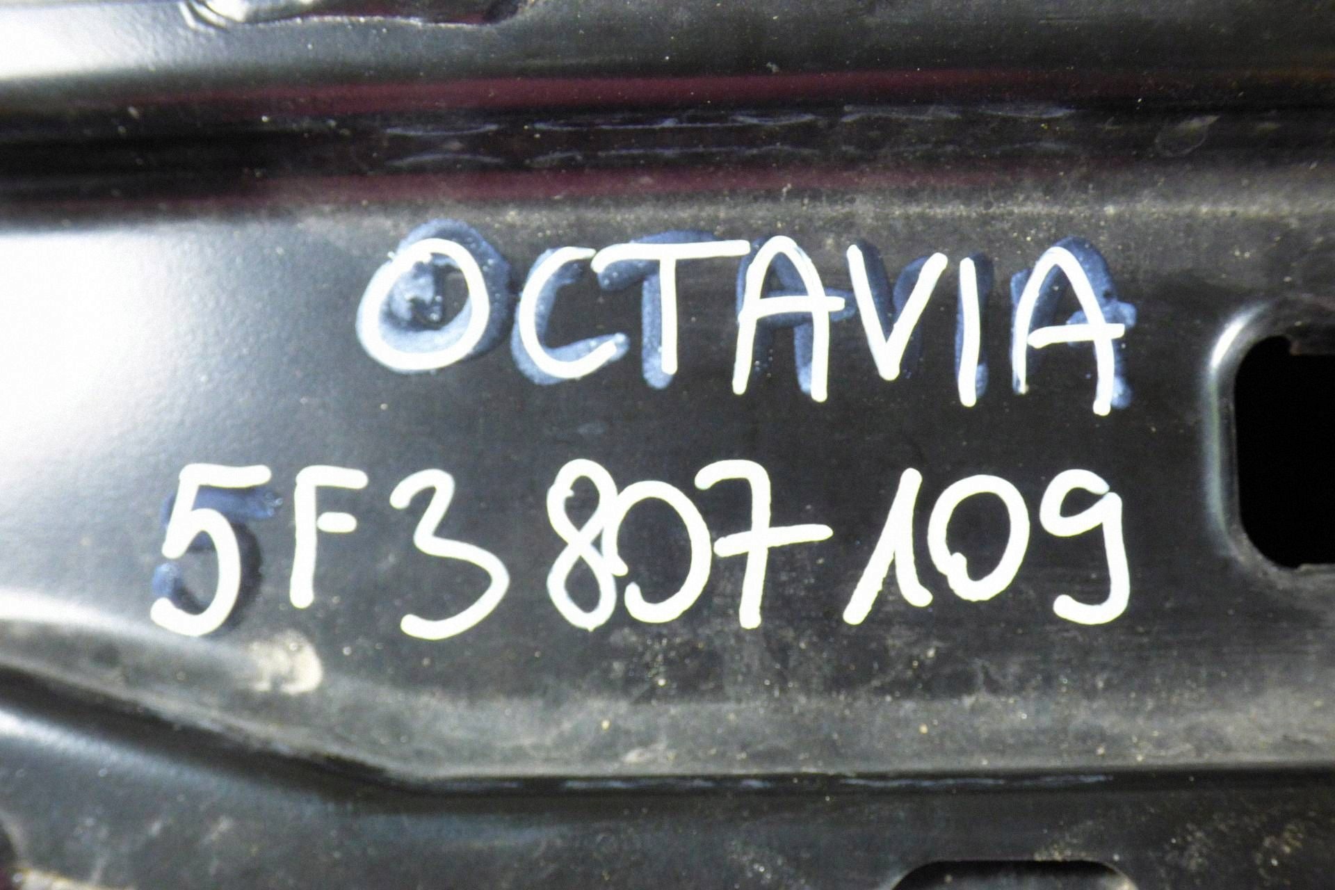 Skoda Octavia IV sider below bumper front 5F3807109 original st.BDB
