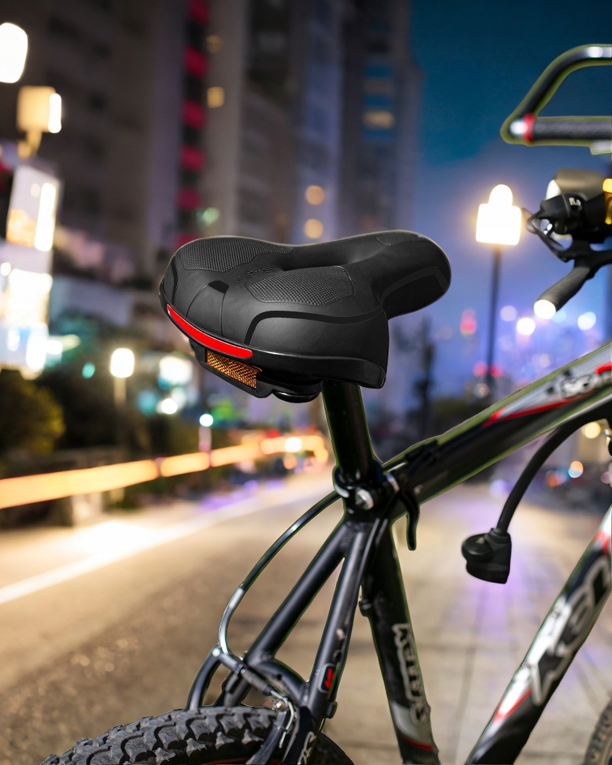 SIODEŁKO ROWEROWE Z WENTYLACJĄ SPORTOWE SZEROKIE ODBLASKOWE AMORTYZUJĄCE Model Siodełko do roweru szerokie miękkie