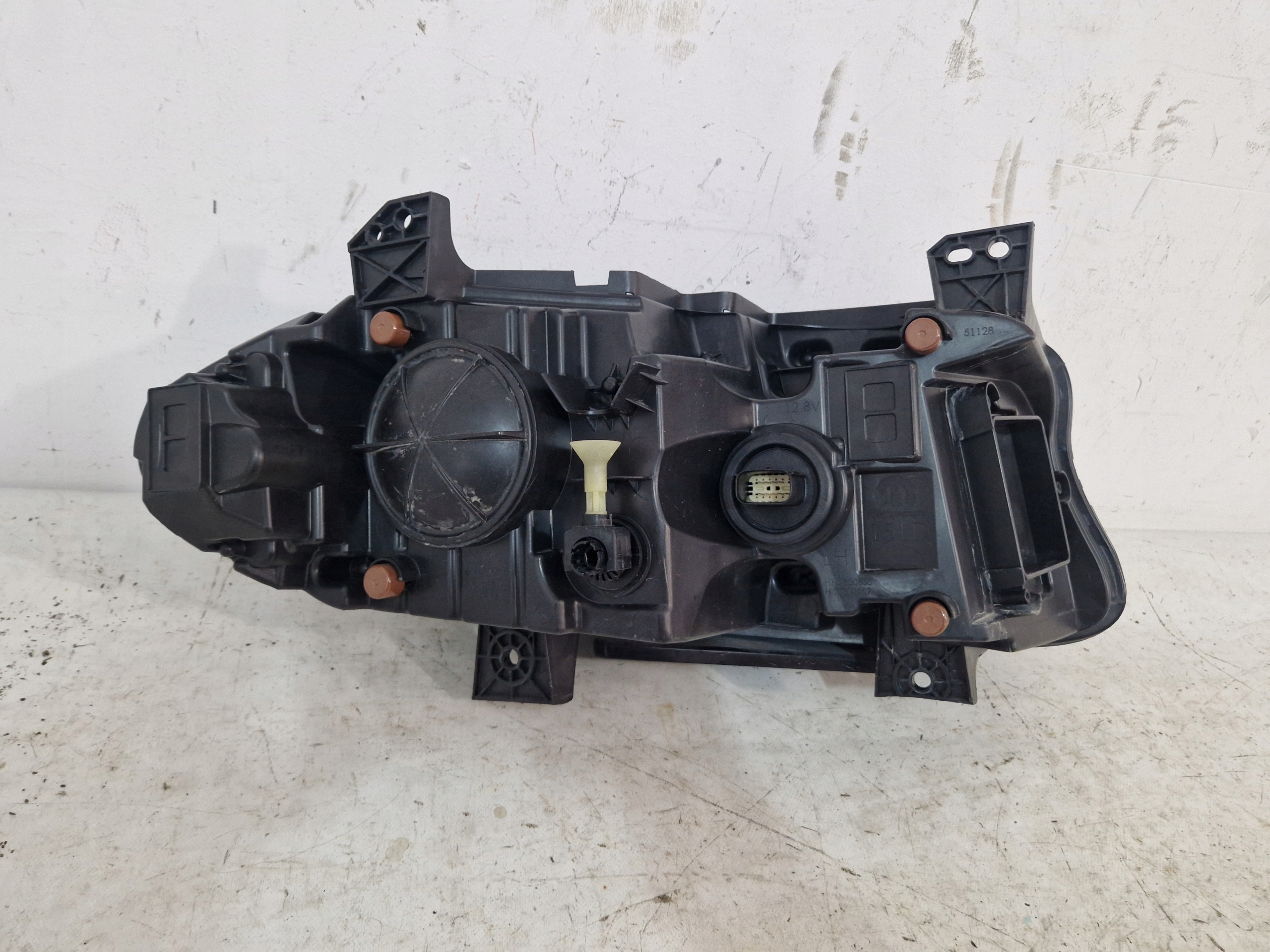 DODGE CHARGER 2015- light front left right front REFLEKTOR 68541680AA