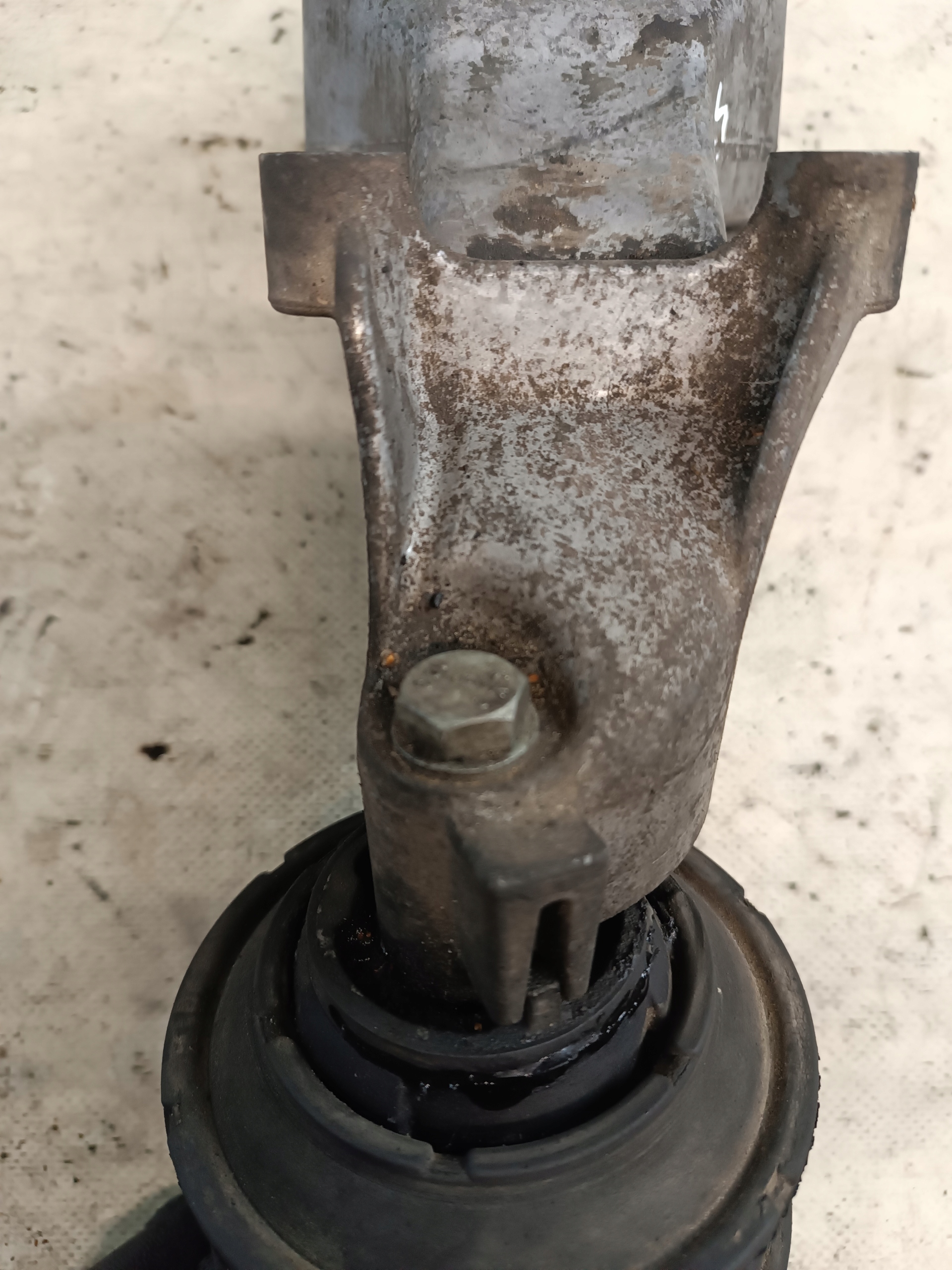engine mount MERCEDES W203 2.2 CDI A6112230704