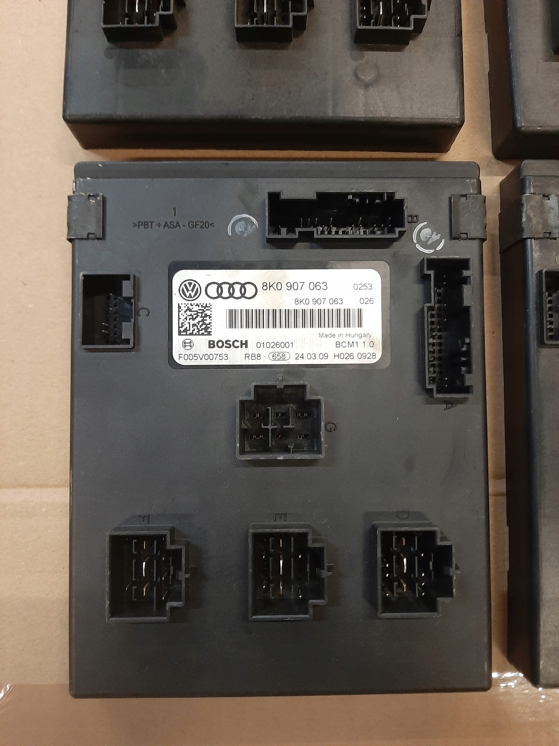 AUDI A4 B8 A5 modul Bedienteil KOMFORTU 8K0907063