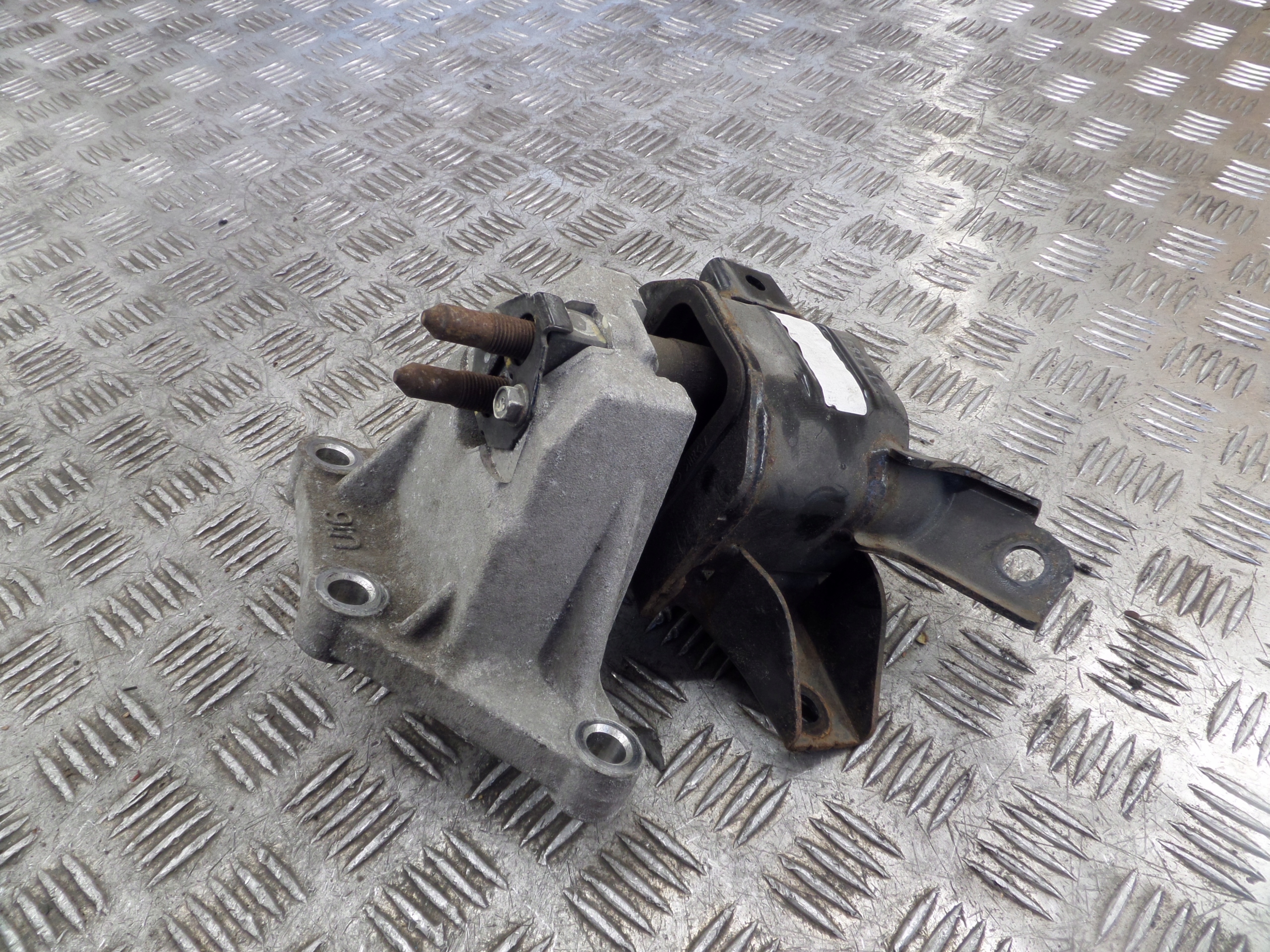 KIA CEED HYUNDAI I30 II 2012- engine mount holder