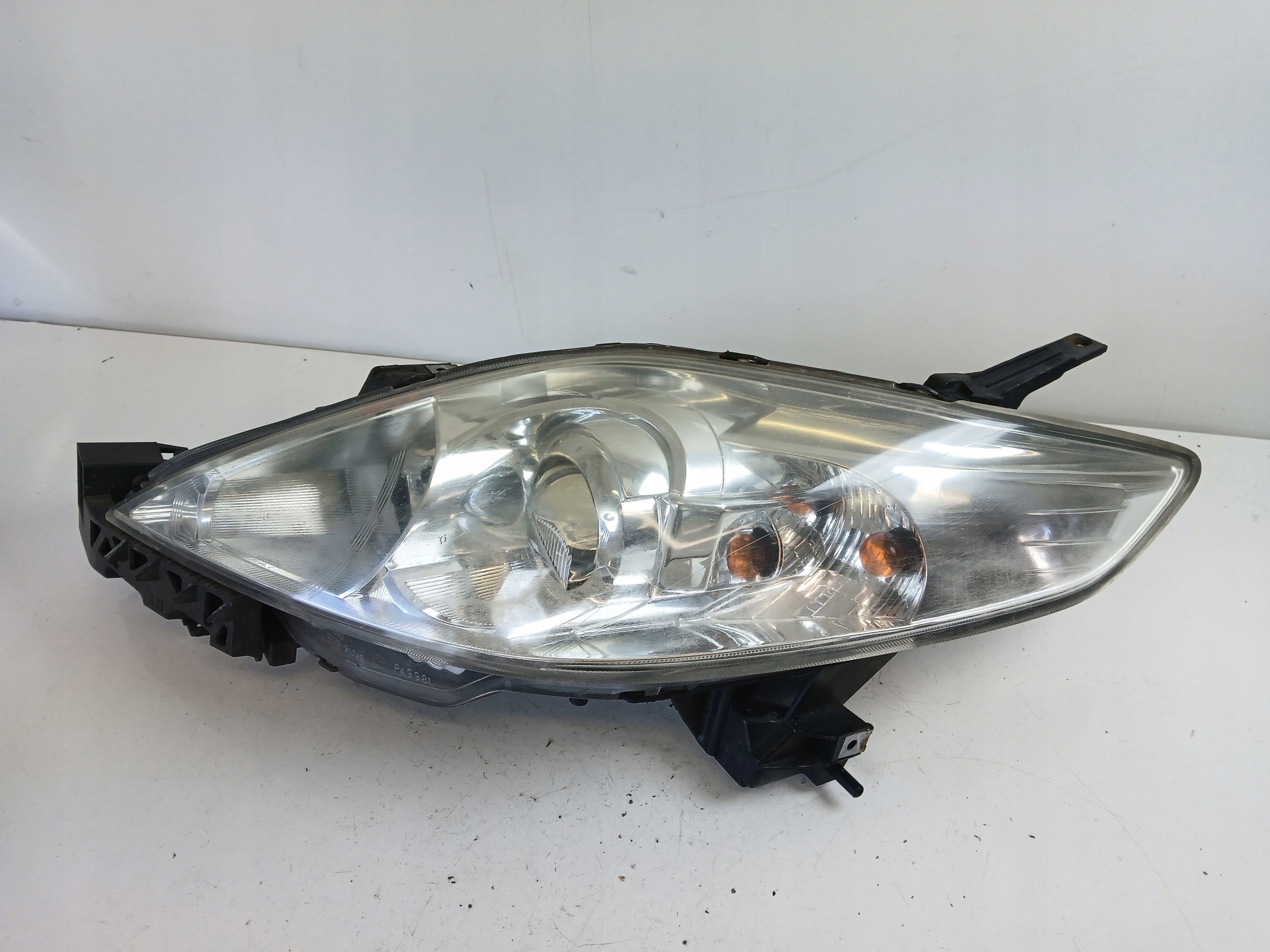 MAZDA 5 CR and light left front lens