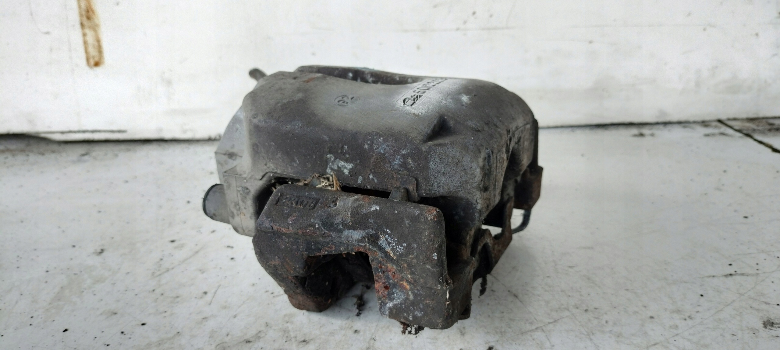 BMW E39 caliper brake right front 6022296