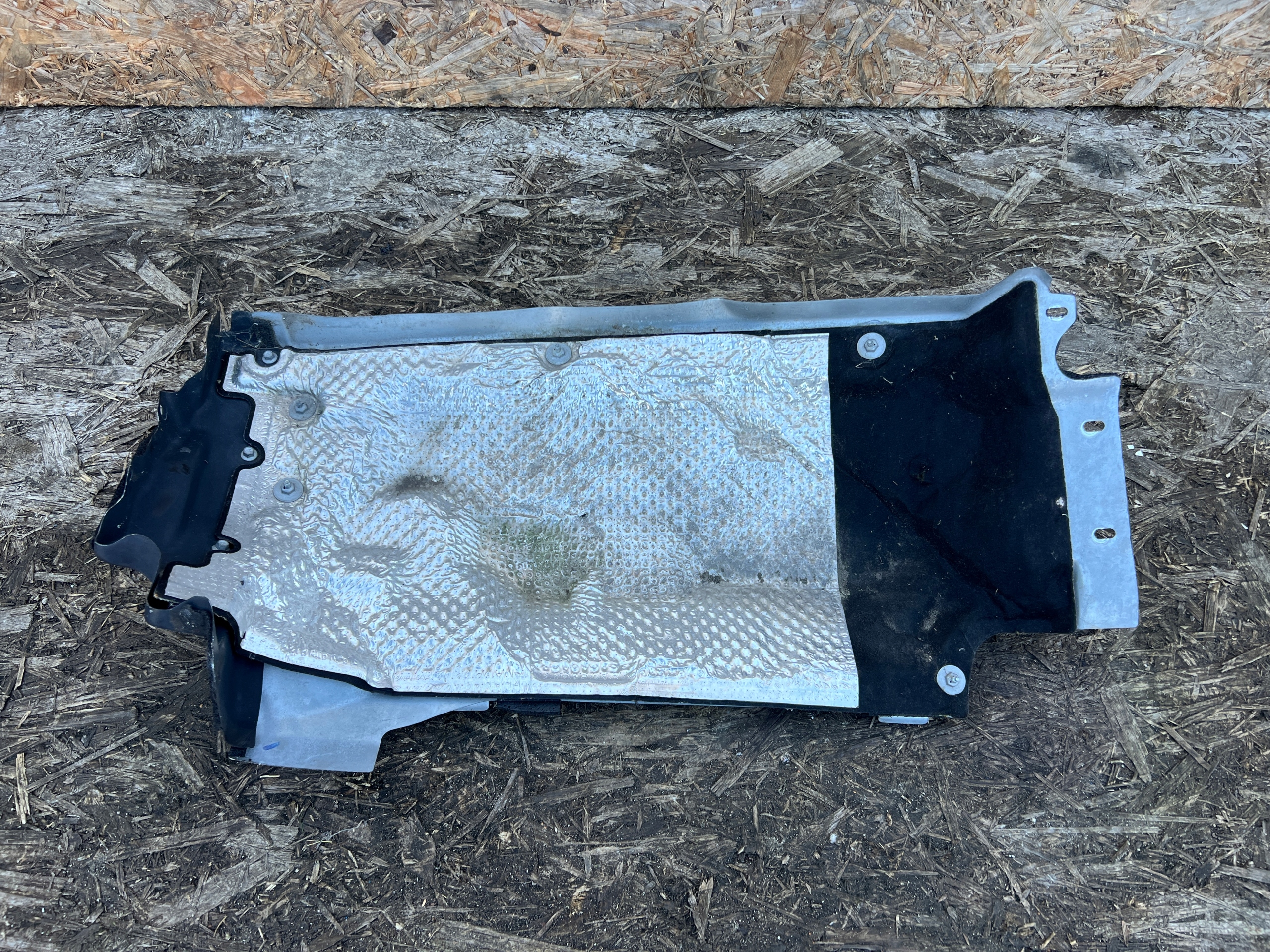 Blende Abdeckung TERMICZNA LAND ROVER EVOQUE II L551 K8D2-10B812-AC
