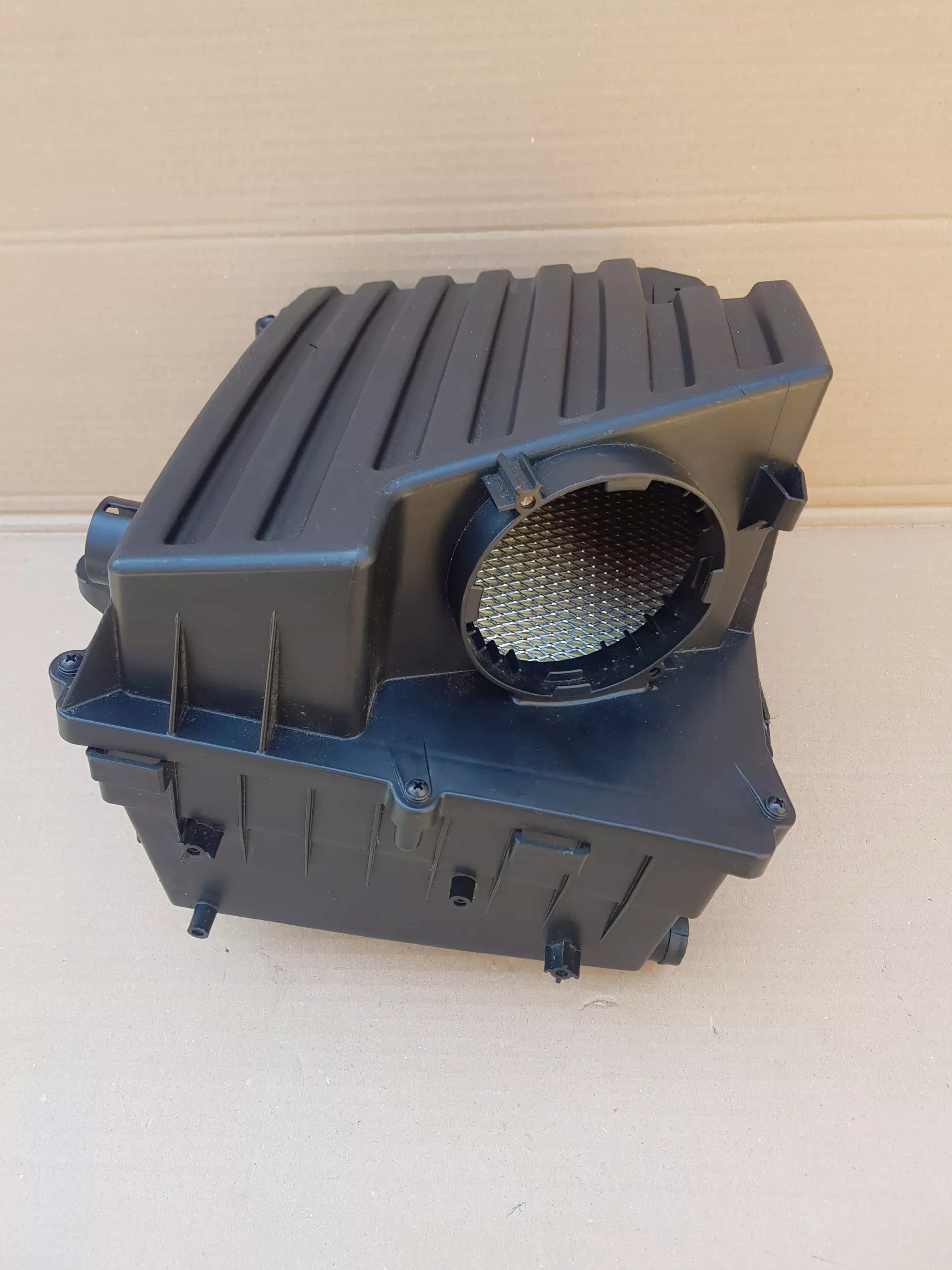 VW AMAROK 2.0 TDI OBUDOWA FILTRA POWIETRZA