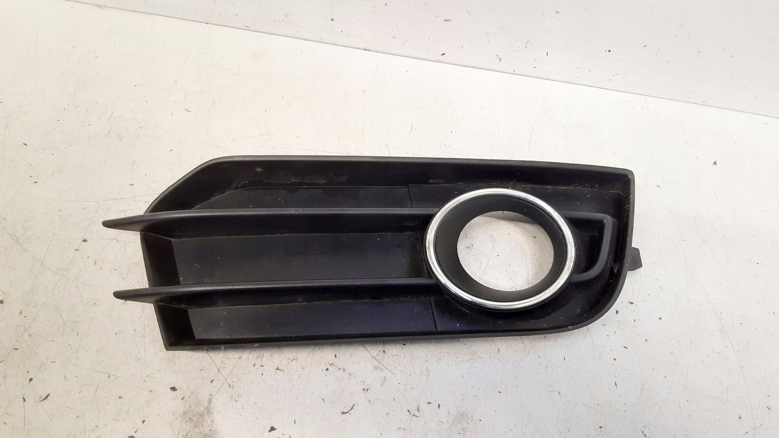 grid of a bumper right Audi A1 8X 1,2 TSI