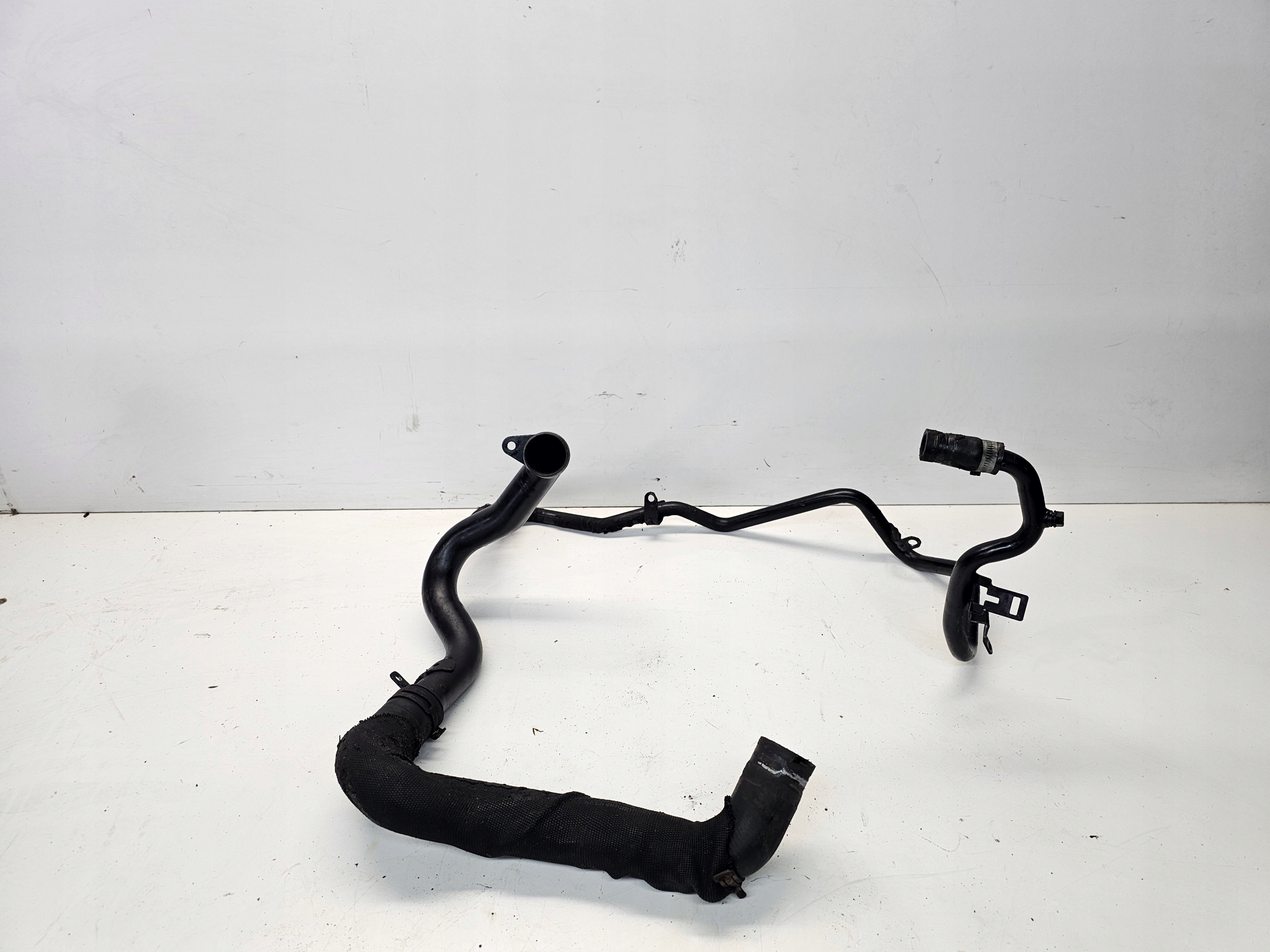 vedení hadice vody AUDI A4 A5 A6 2.7 TDI 059131071BG