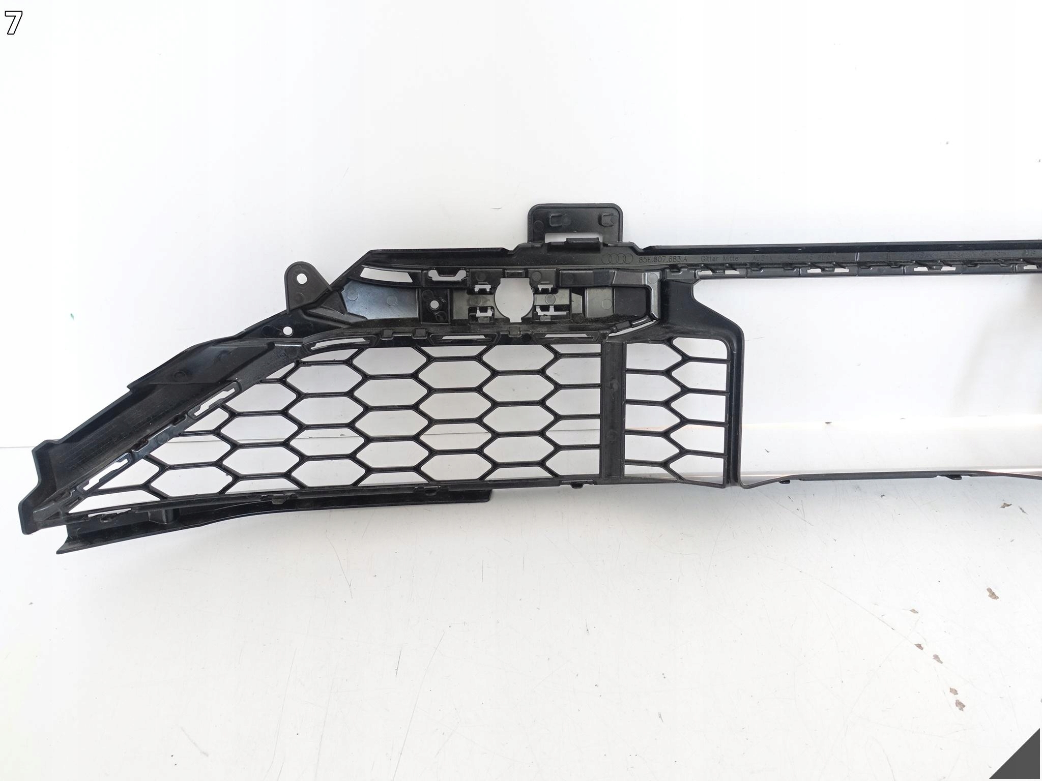 AUDI A6 S6 E-TRON 85E S-LINE 24- grid central grille intake bumper front