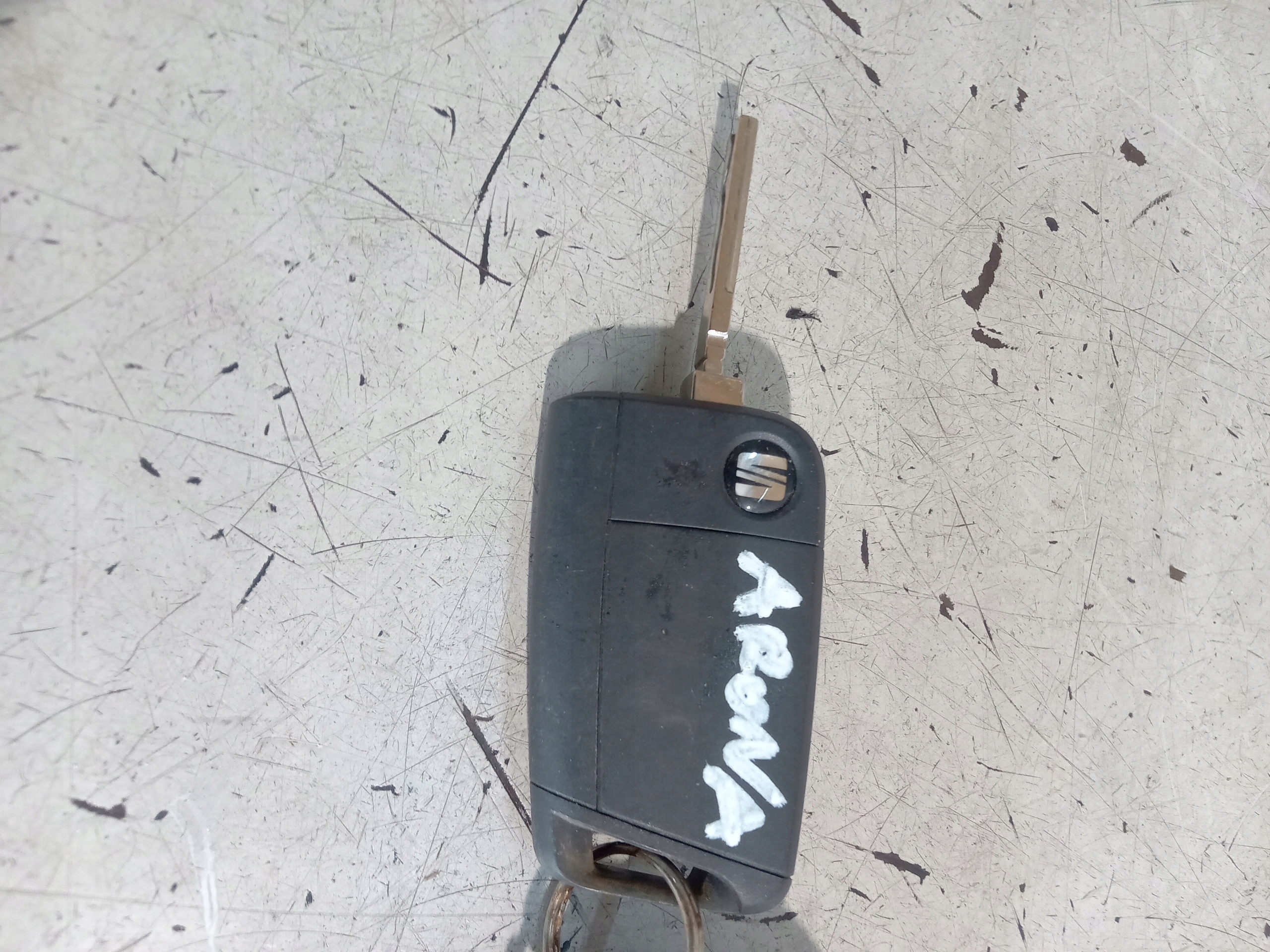 SEAT ARONA KLUCZYK PILOT SCYZORYK Numer katalogowy części 6F0959752D