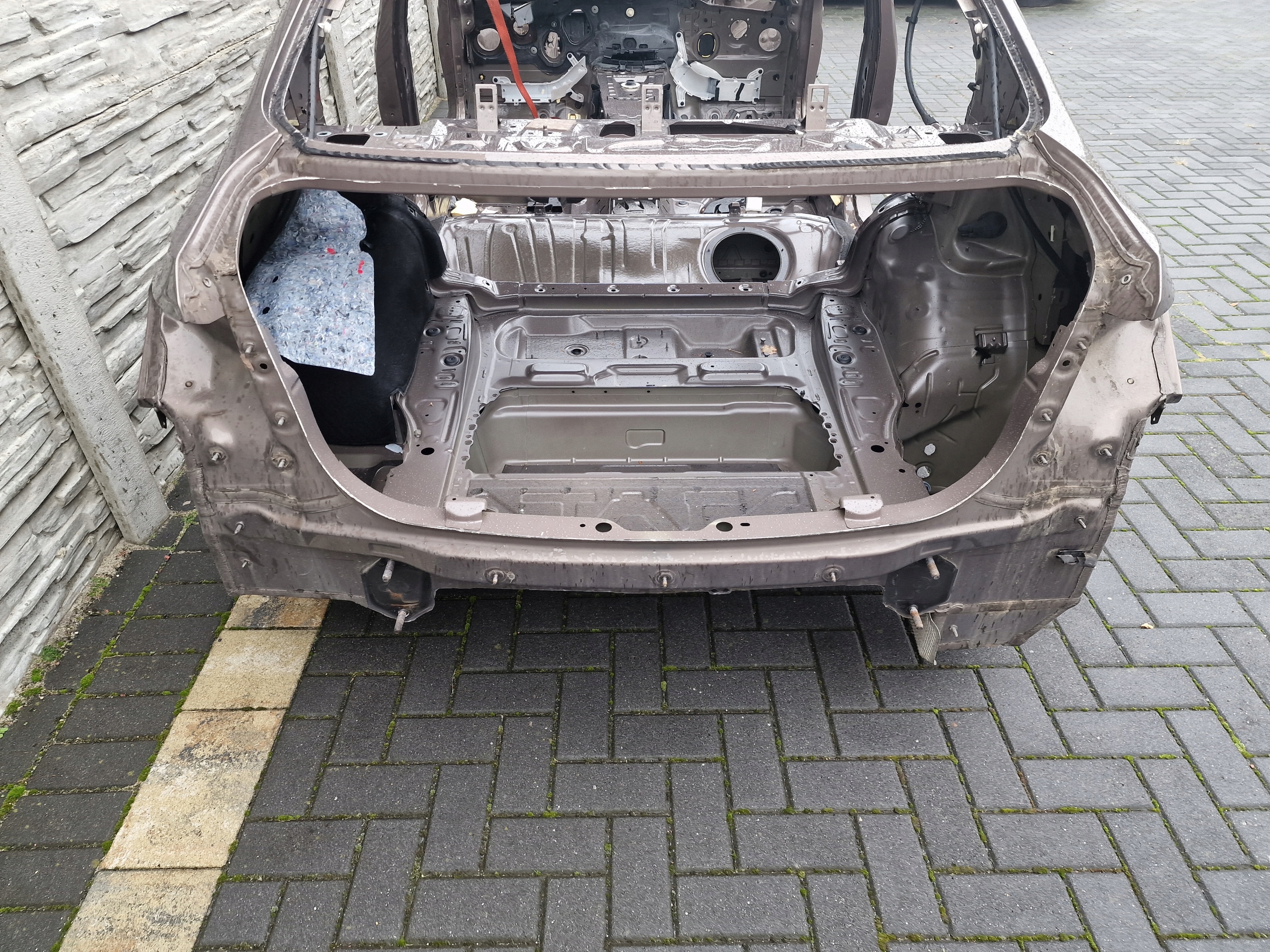 BMW F30 F31 quarter quarter side threshold right rear part B06