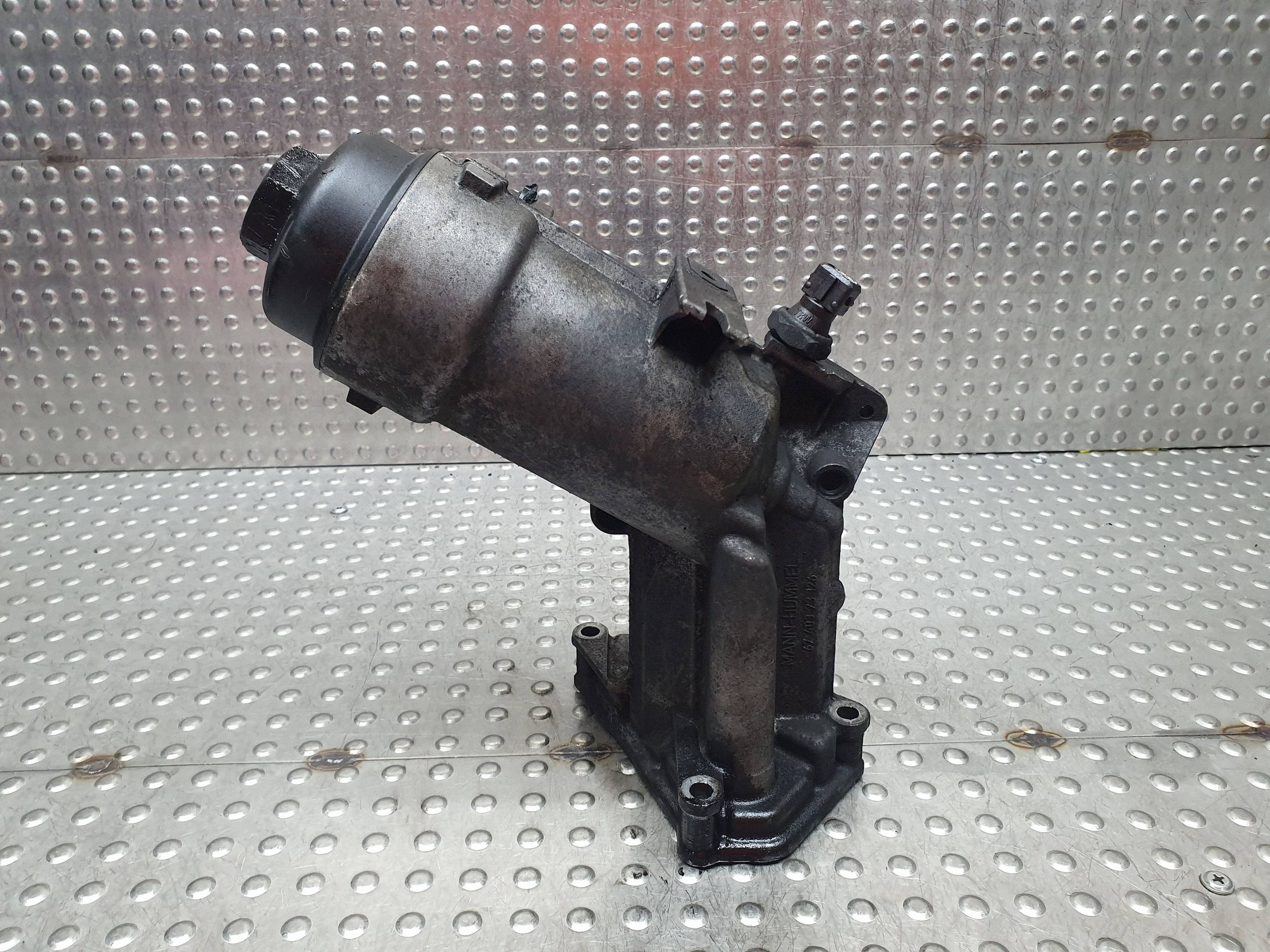 Ölfiltergehäuse 7787072 BMW E46 E87 E90 E60 X3 E83 2.0D M47