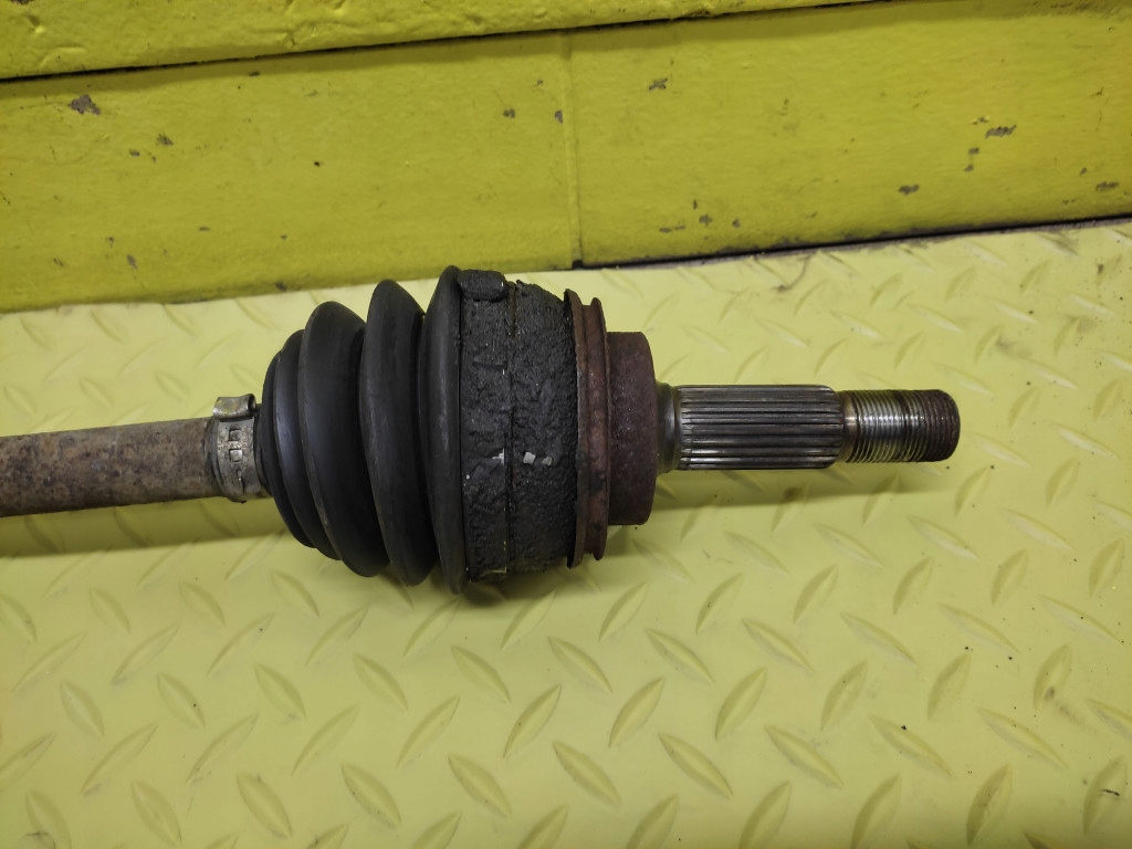 TOYOTA YARIS and 1.0 semi-axis right front
