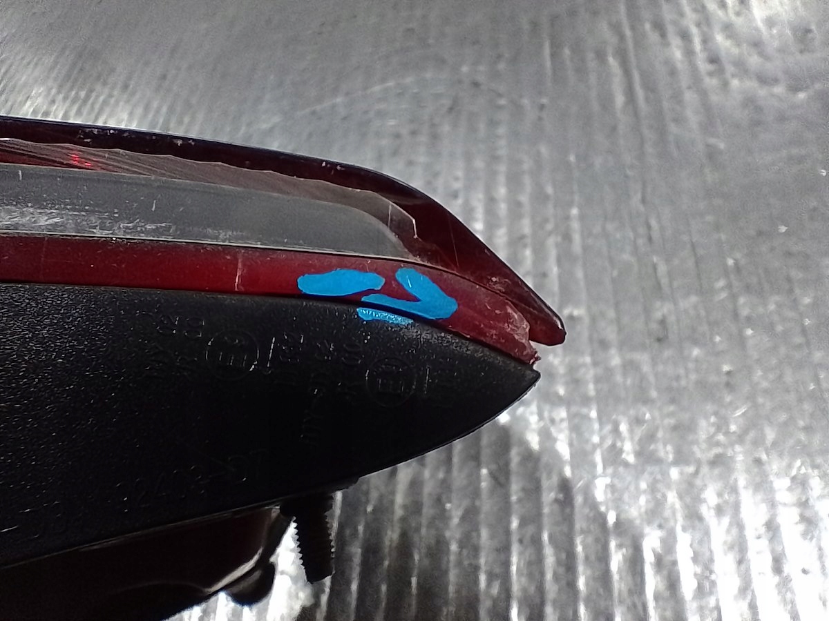 LAMPA TYLNA LEWA W KLAPE HYUNDAI TUCSON 92403-D7 92403-D3 Producent części Hyundai