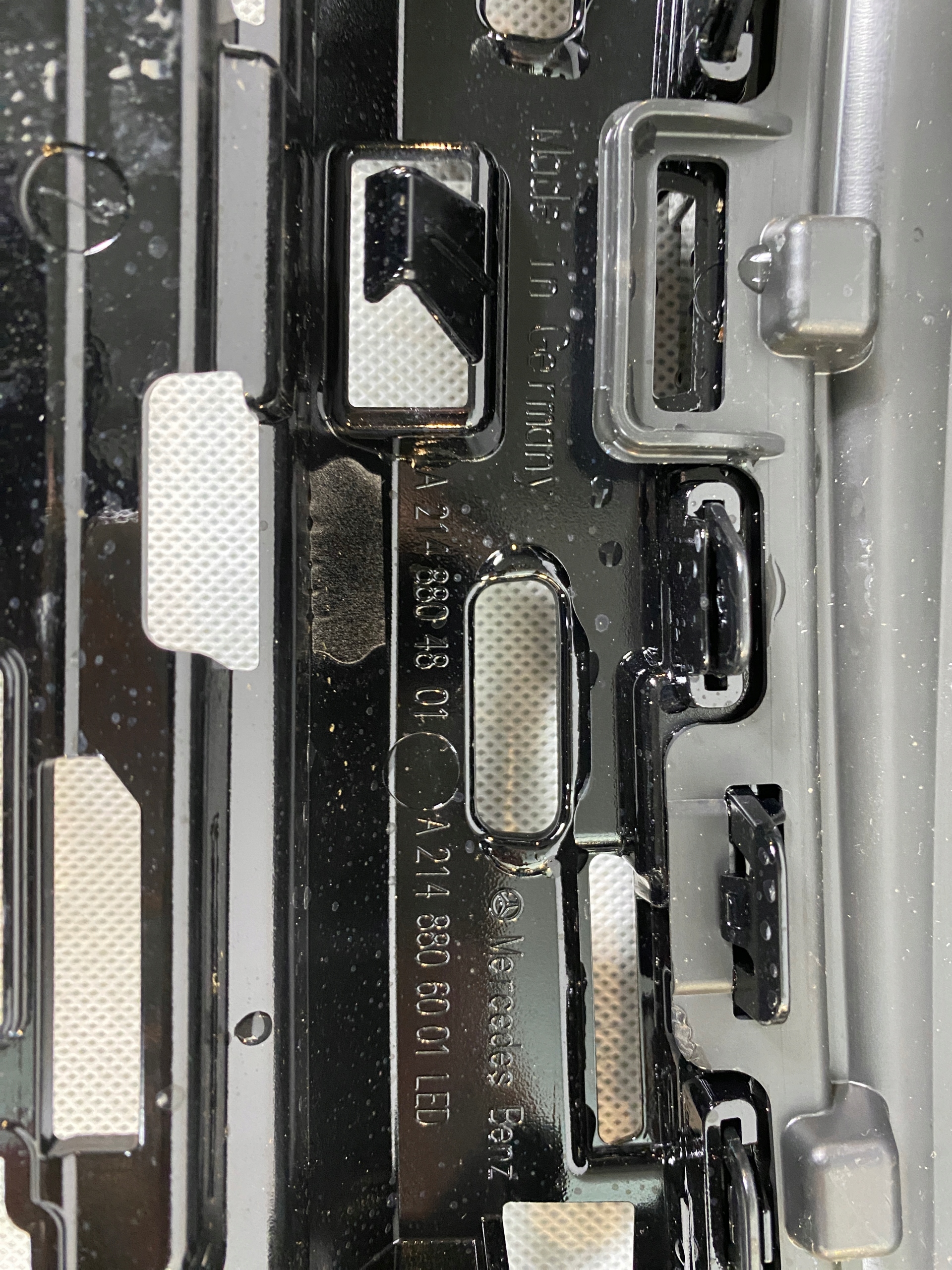 MERCEDES W214 E KLASA 22- GRILL ATRAPA PRZÓD A2148804801 Wersja Europejska