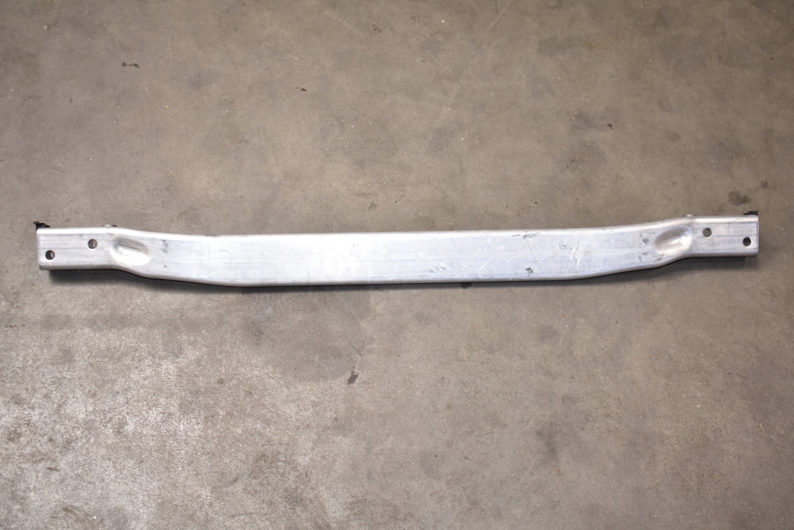 IDEALNA sider brace pillar AUDI Q8 Q7 1