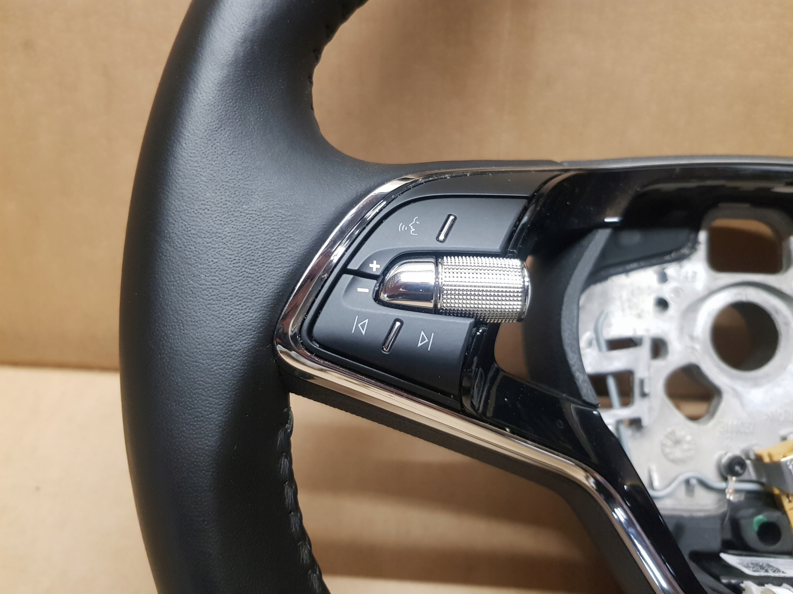 SKODA OCTAVIA IV KIEROWNICA 5E3959542B NOWA ! Numer katalogowy części 5E3959542B