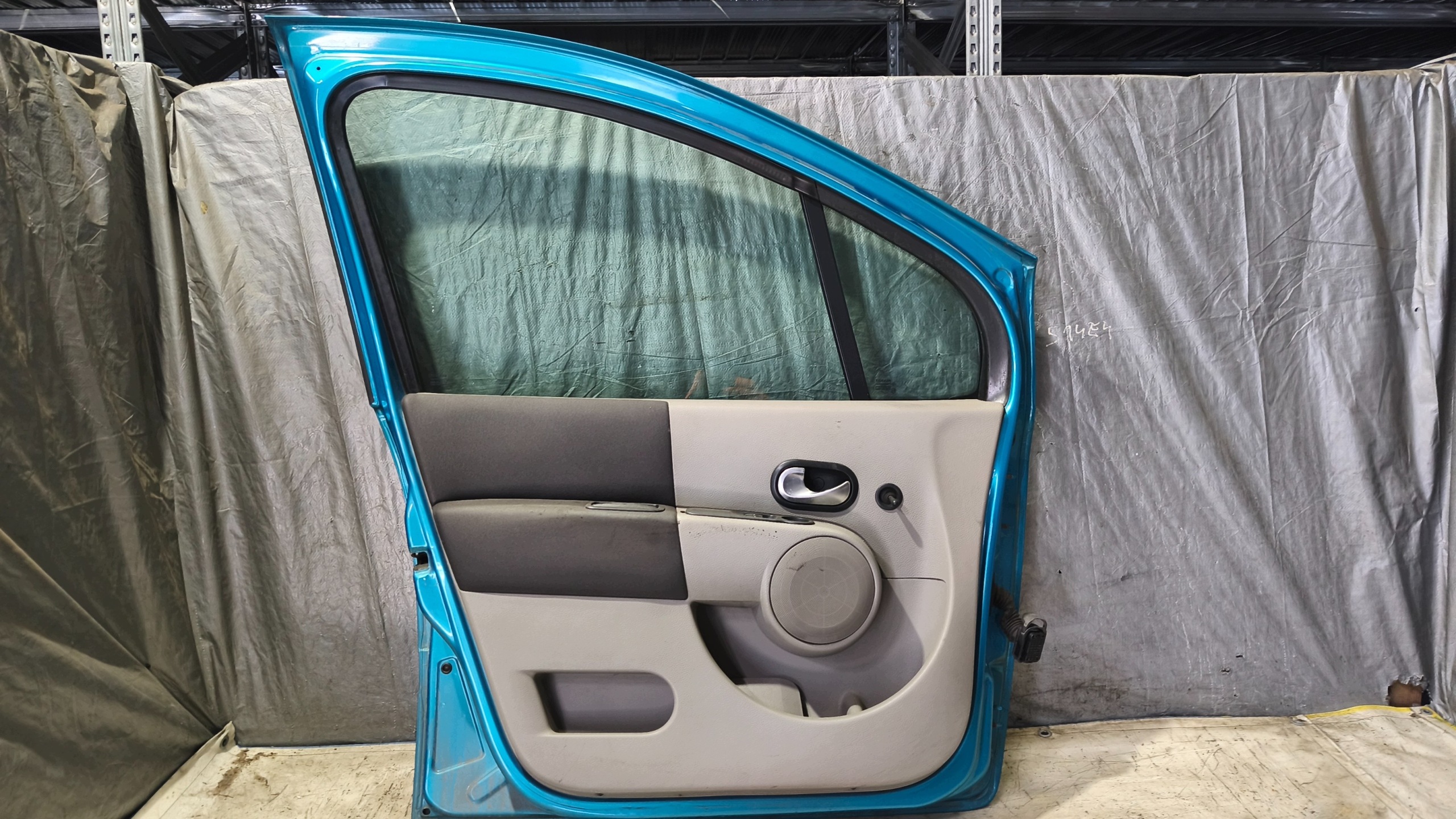 dveře levý předek RENAULT MODUS 2004r K: TEJ42