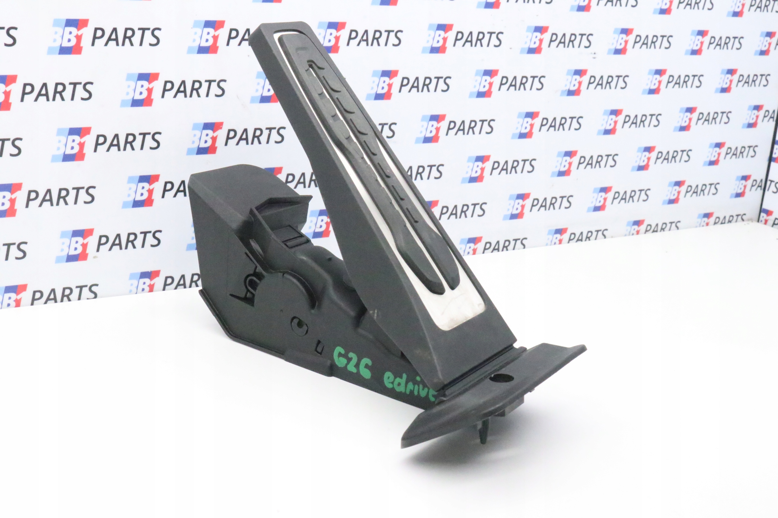 BMW G26 I4 accelerator pedal potentiometer 6889821