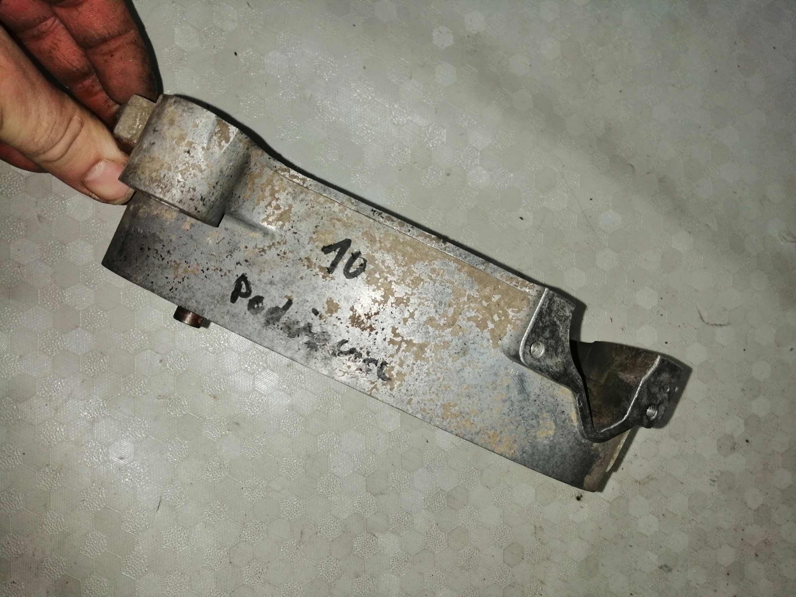 KARTER PRAWY KOMAR SZTYWNIAK NA PEDAŁA CZĘŚCI