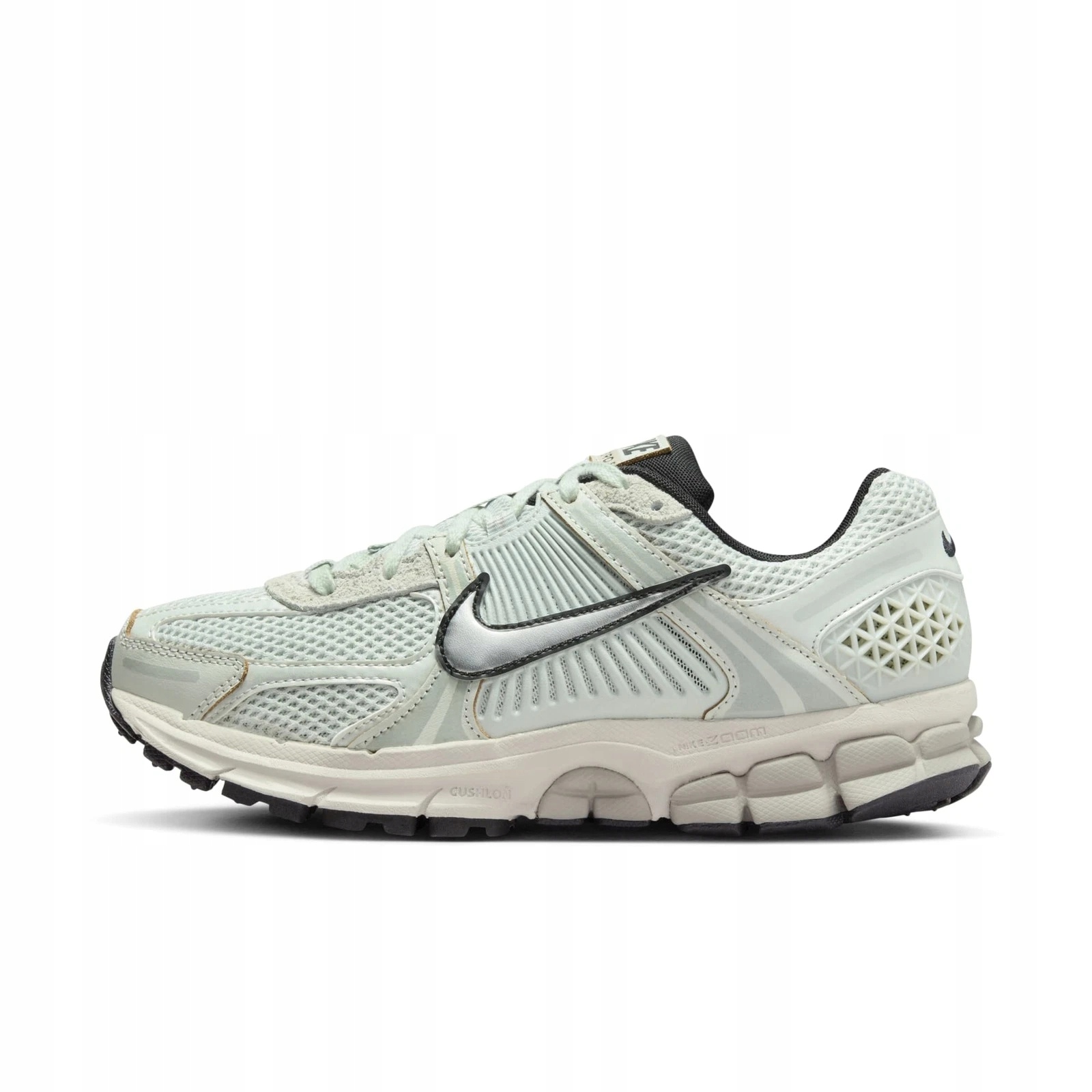 Sportovní běžecké boty Nike Air Zoom Vomero 5 FN6742-001 vel. 43