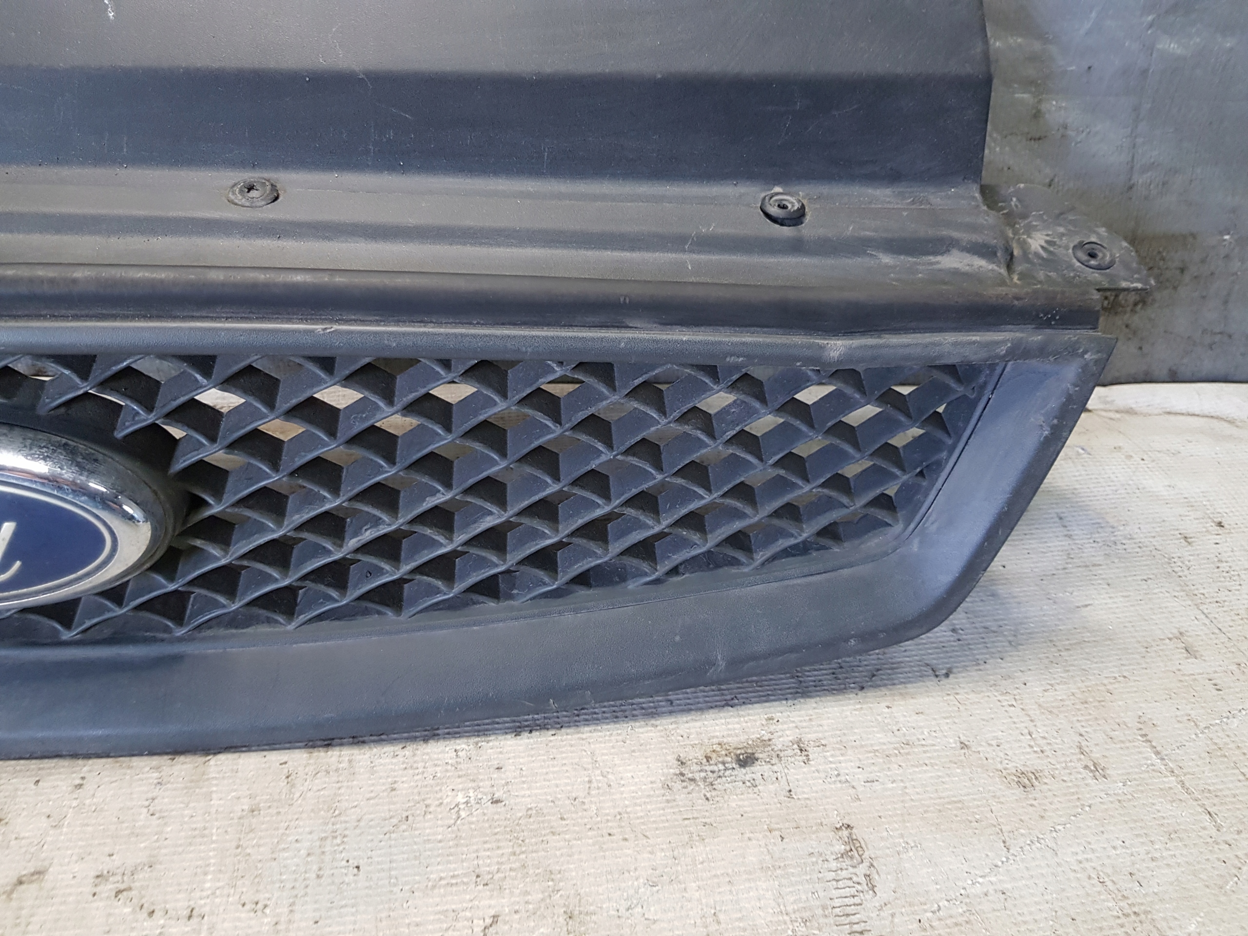 FORD FOKUS MK2 OE 4M51-8200A Grill Grill