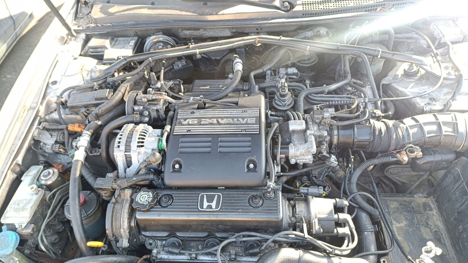 Honda ACCORD LEGEND 2.7 V6 Двигатель C27A1 в автомобиле
