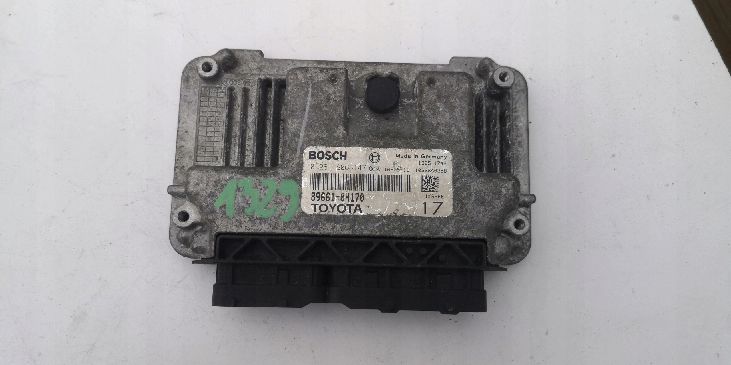 PEUGEOT 107 1.0B 0261S06147 89661-0H170 computer E