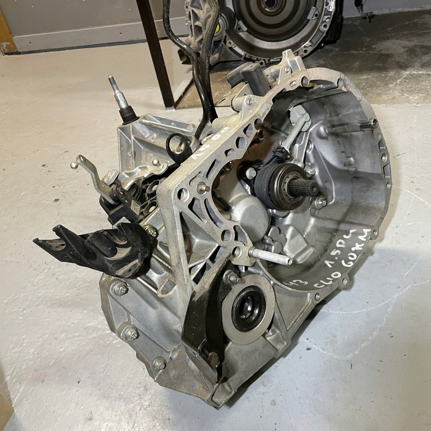 RENAULT CLIO III 1.5 DCI GETRIEBE JR5113