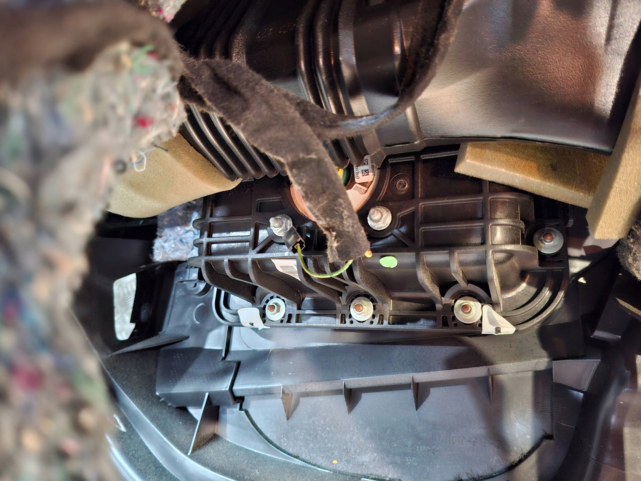 торпеда консоль UP 9684672580 peugeot 3008 и 5008 2009-