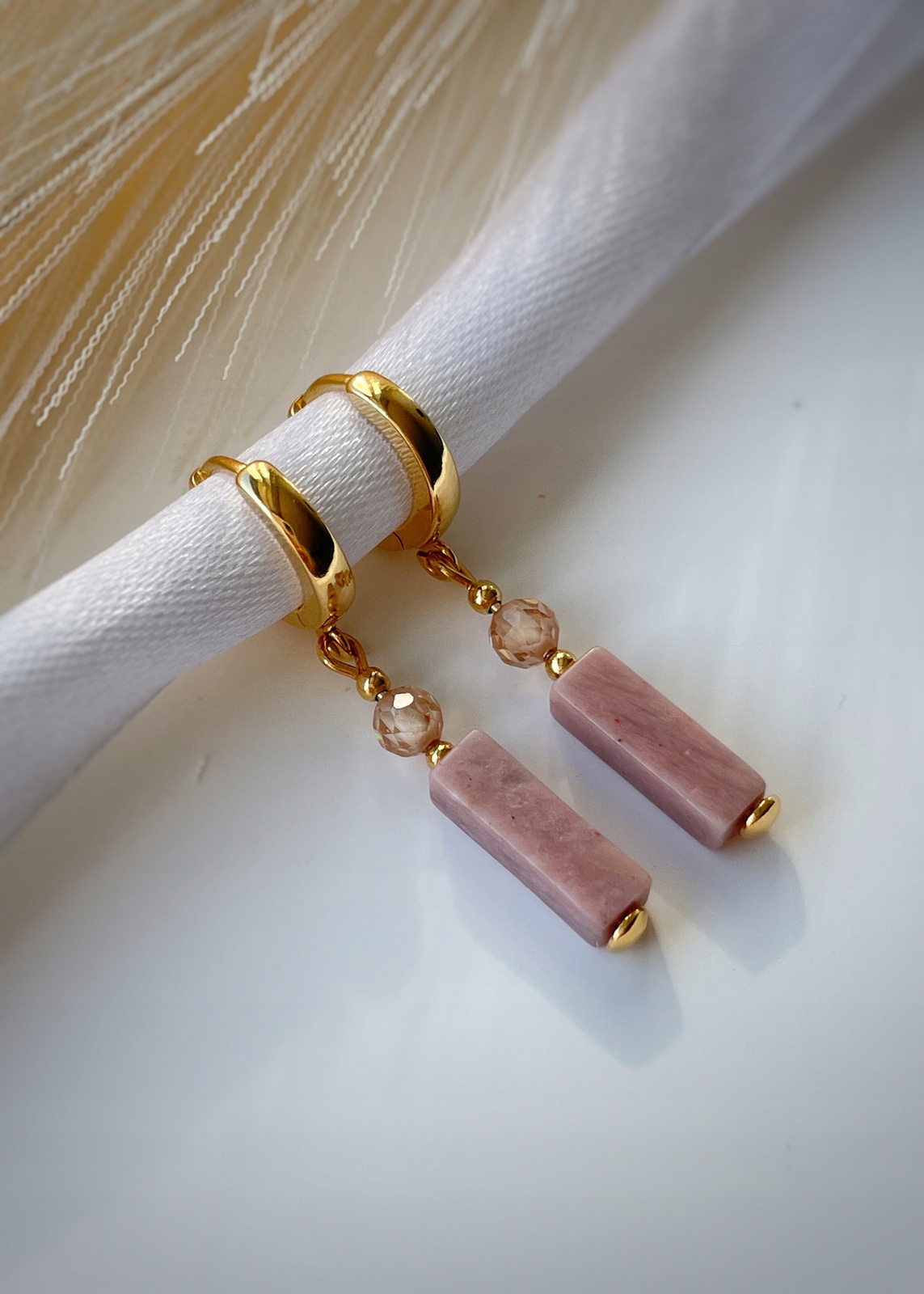 Náušnice pozlacené s rodonitem a zirkonem