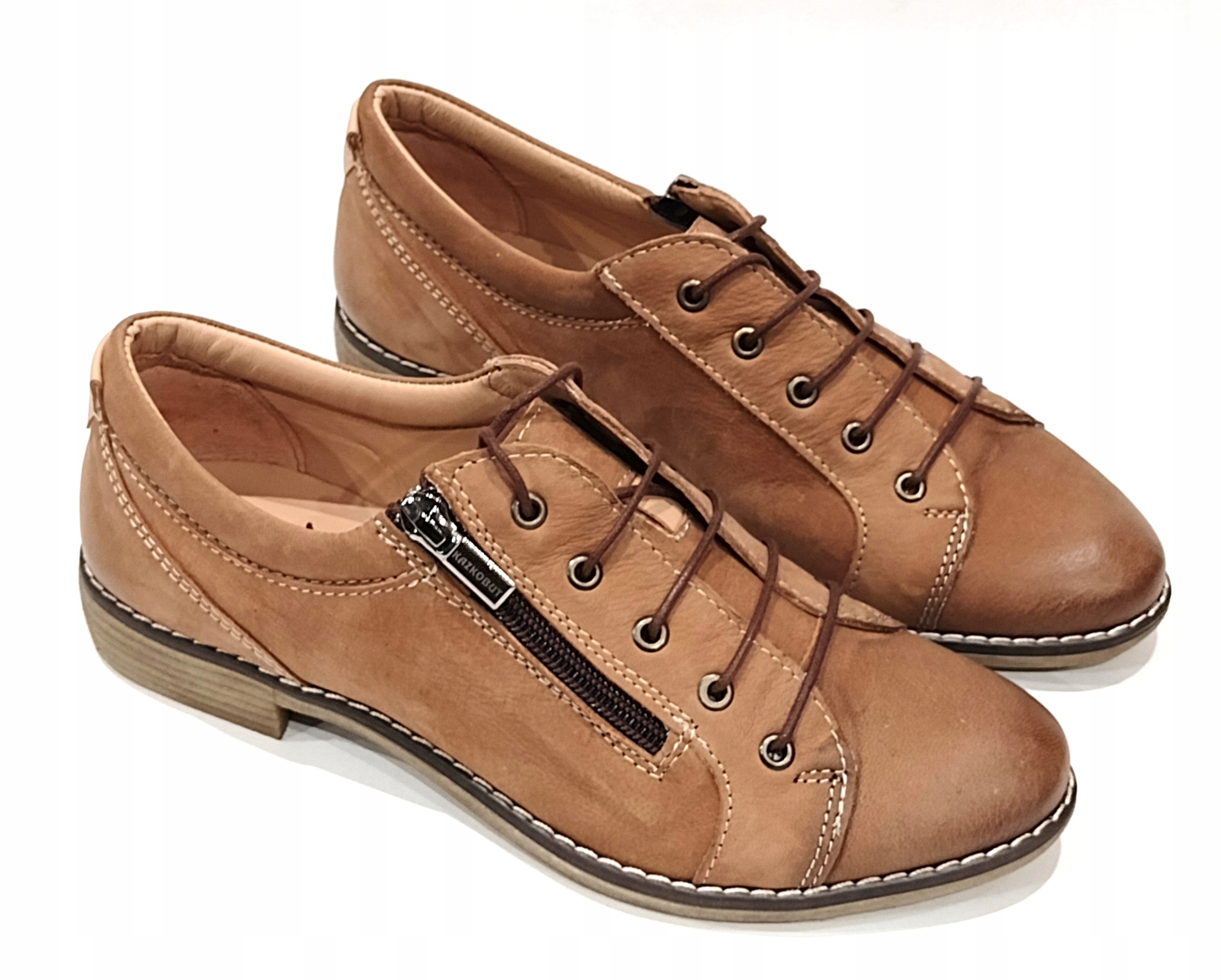 K-2676 LEKKIE WYGODNE PÓŁBUTY Z ZAMKIEM SKÓRA 39