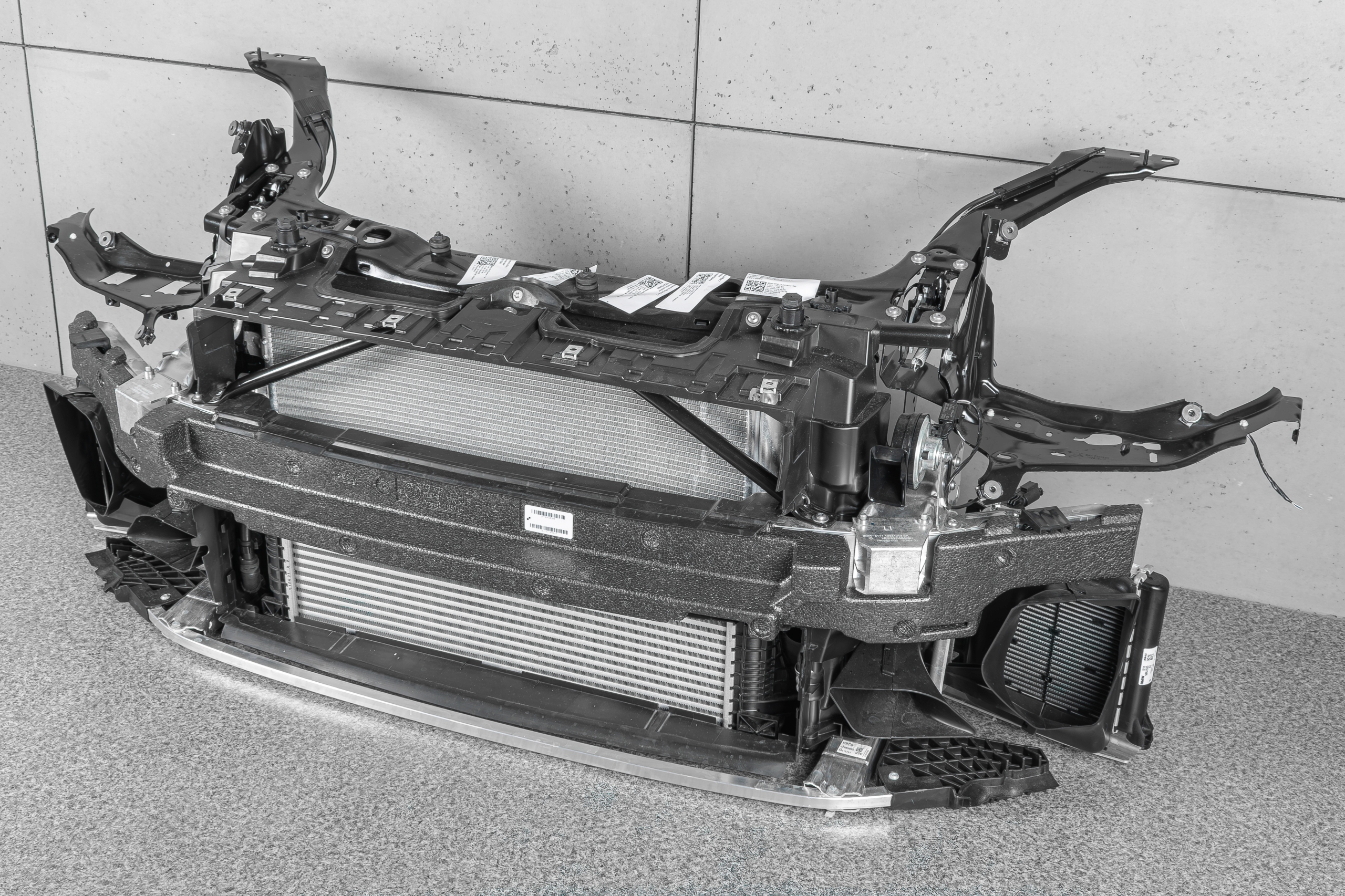 MINI F54 CLUBMAN PAS PRZEDNI WZMOCNIENIE CZOŁOWE JCW COOPER WORKS LIFT LCI Strona zabudowy przód